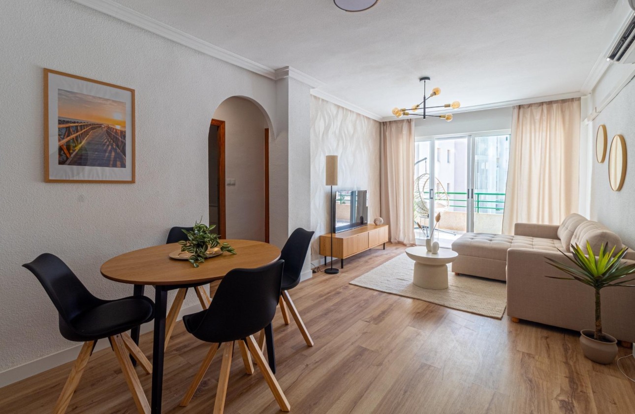 Venta - Apartamento / Piso -
Torrevieja - La Mata