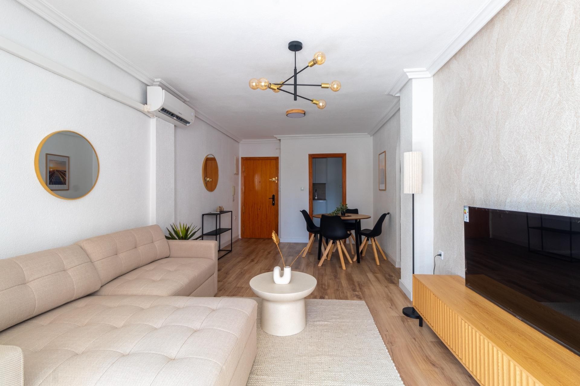 Venta - Apartamento / Piso -
Torrevieja - La Mata