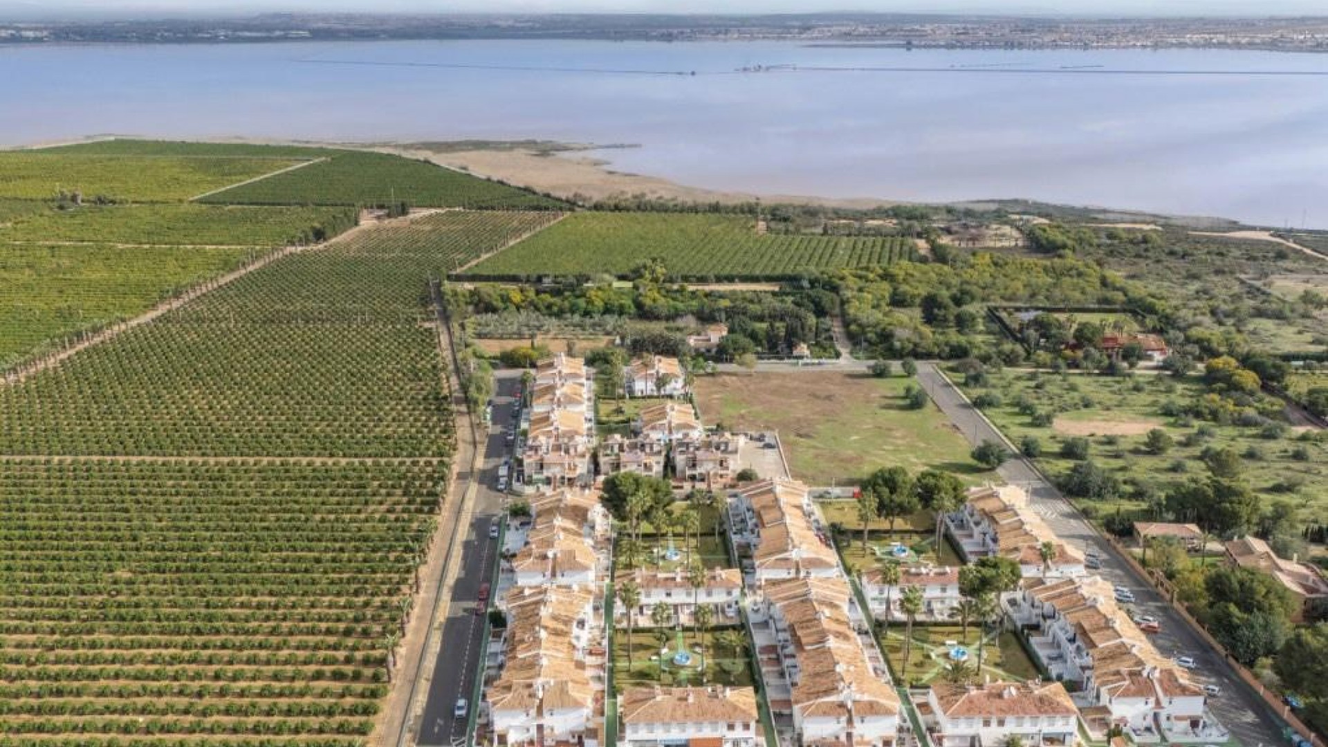 Venta - Apartamento piso -
Torrevieja - Lago jardin