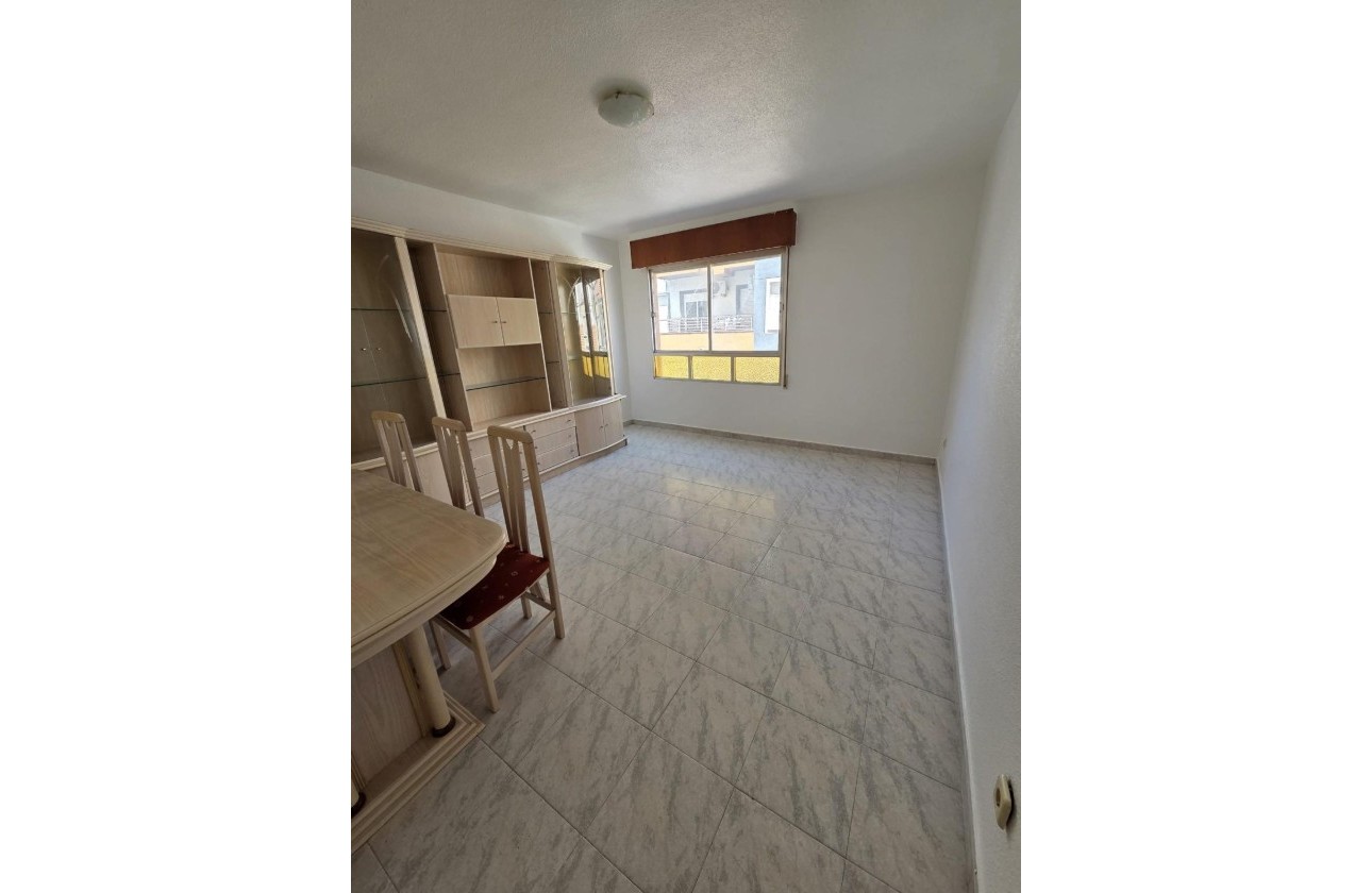 Venta - Apartamento / Piso -
Torrevieja - Las Piscinas Naturales