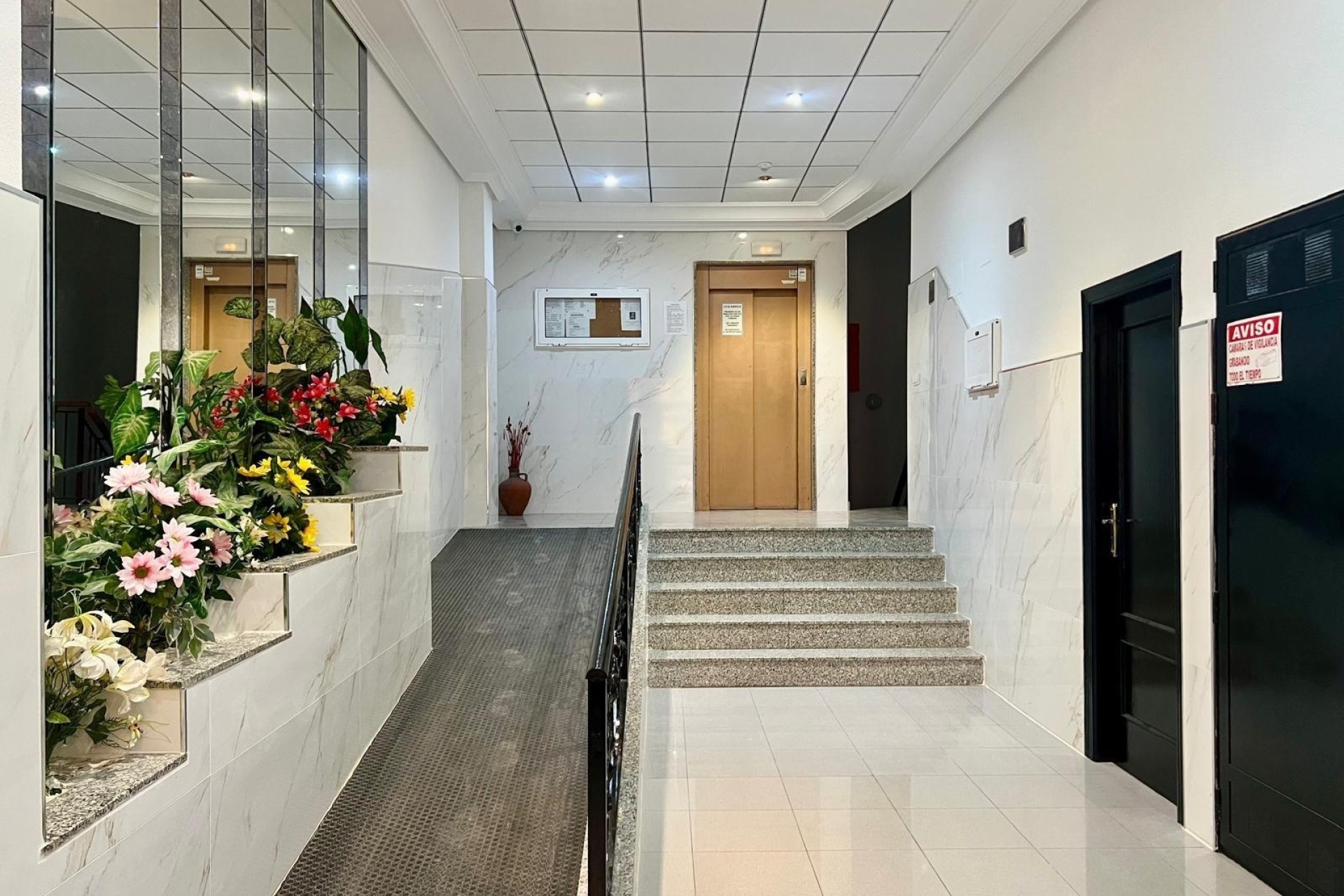 Venta - Apartamento / Piso -
Torrevieja - Parque de las Naciones