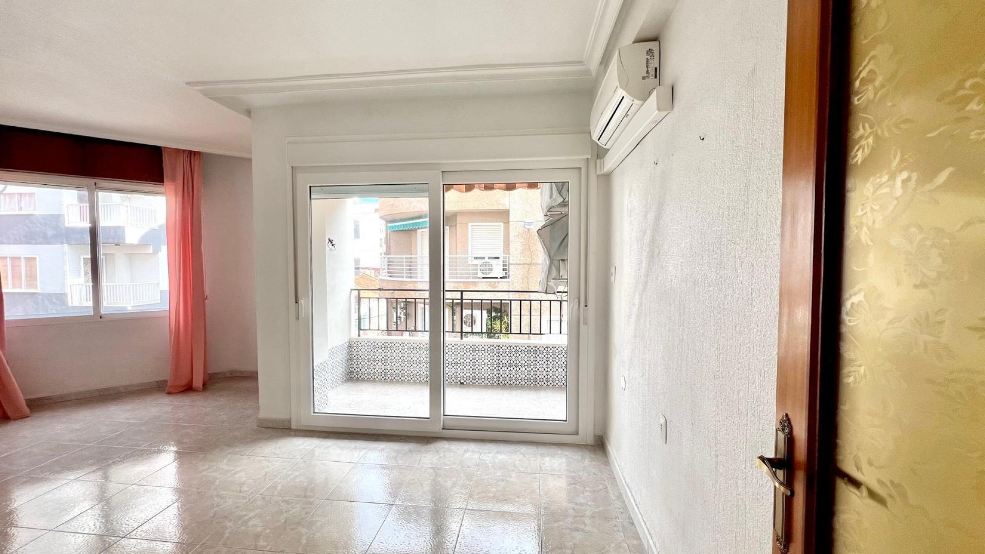 Venta - Apartamento piso -
Torrevieja - Paseo maritimo