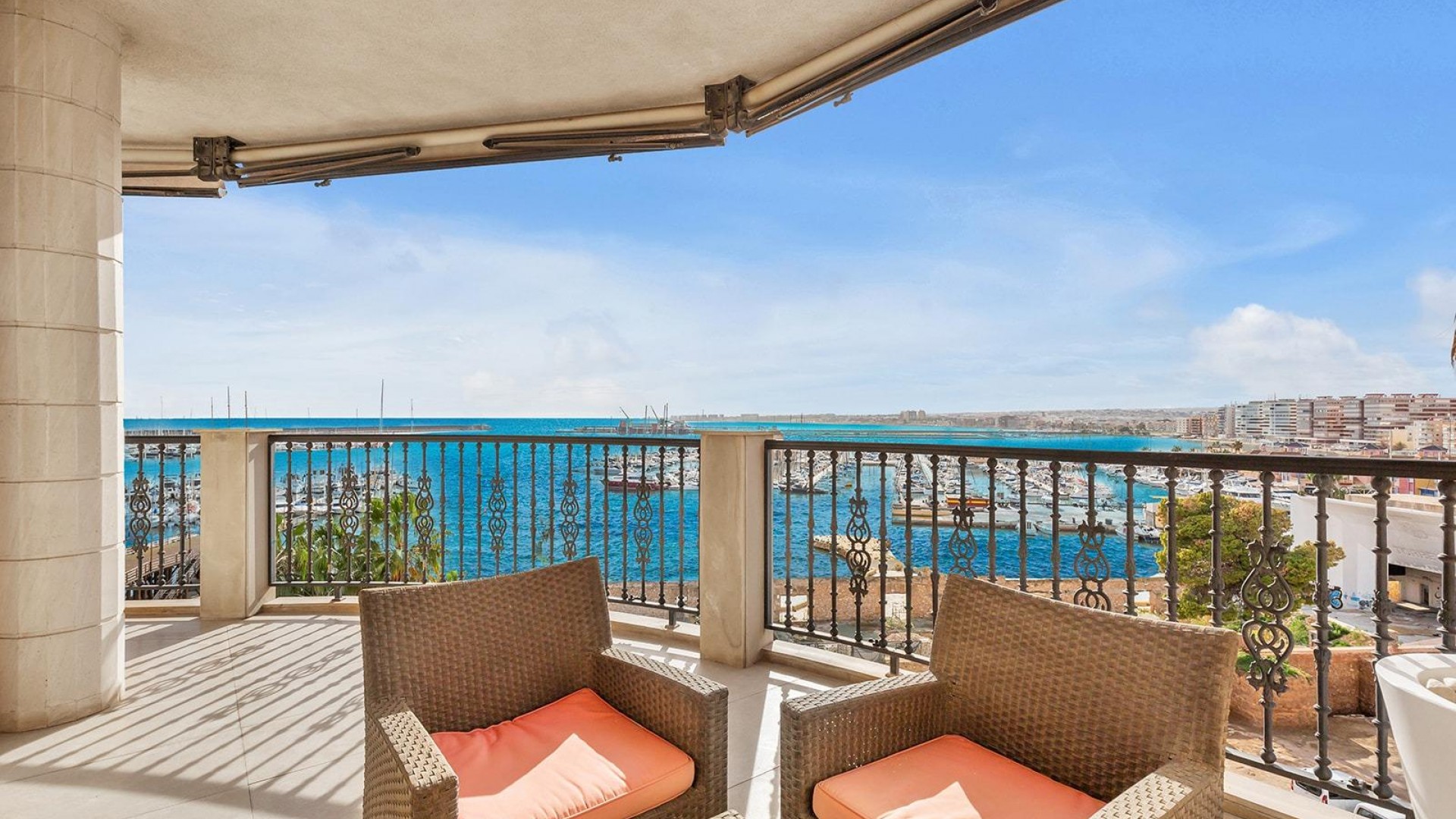 Venta - Apartamento piso -
Torrevieja - Paseo maritimo