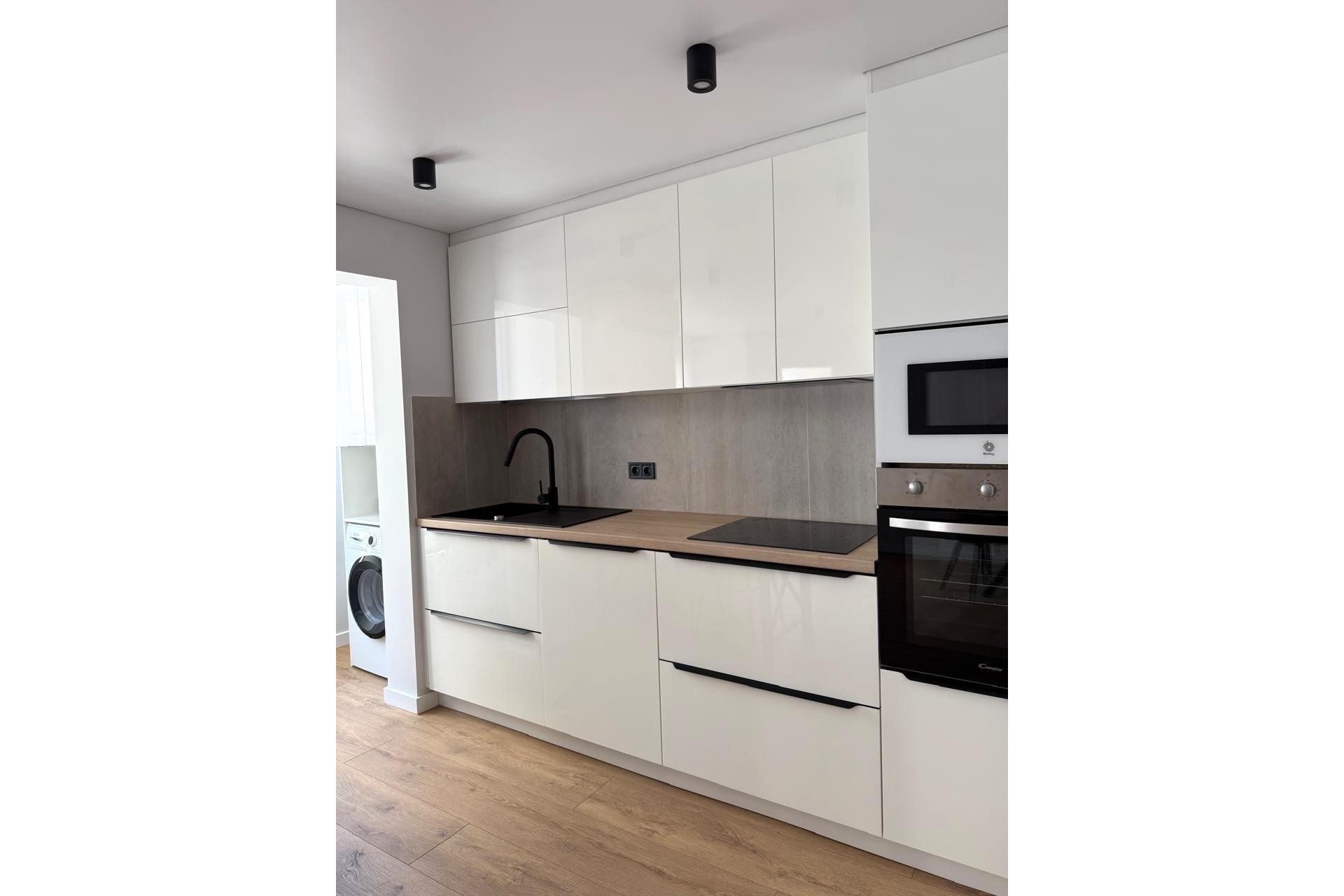 Venta - Apartamento / Piso -
Torrevieja - Paseo maritimo