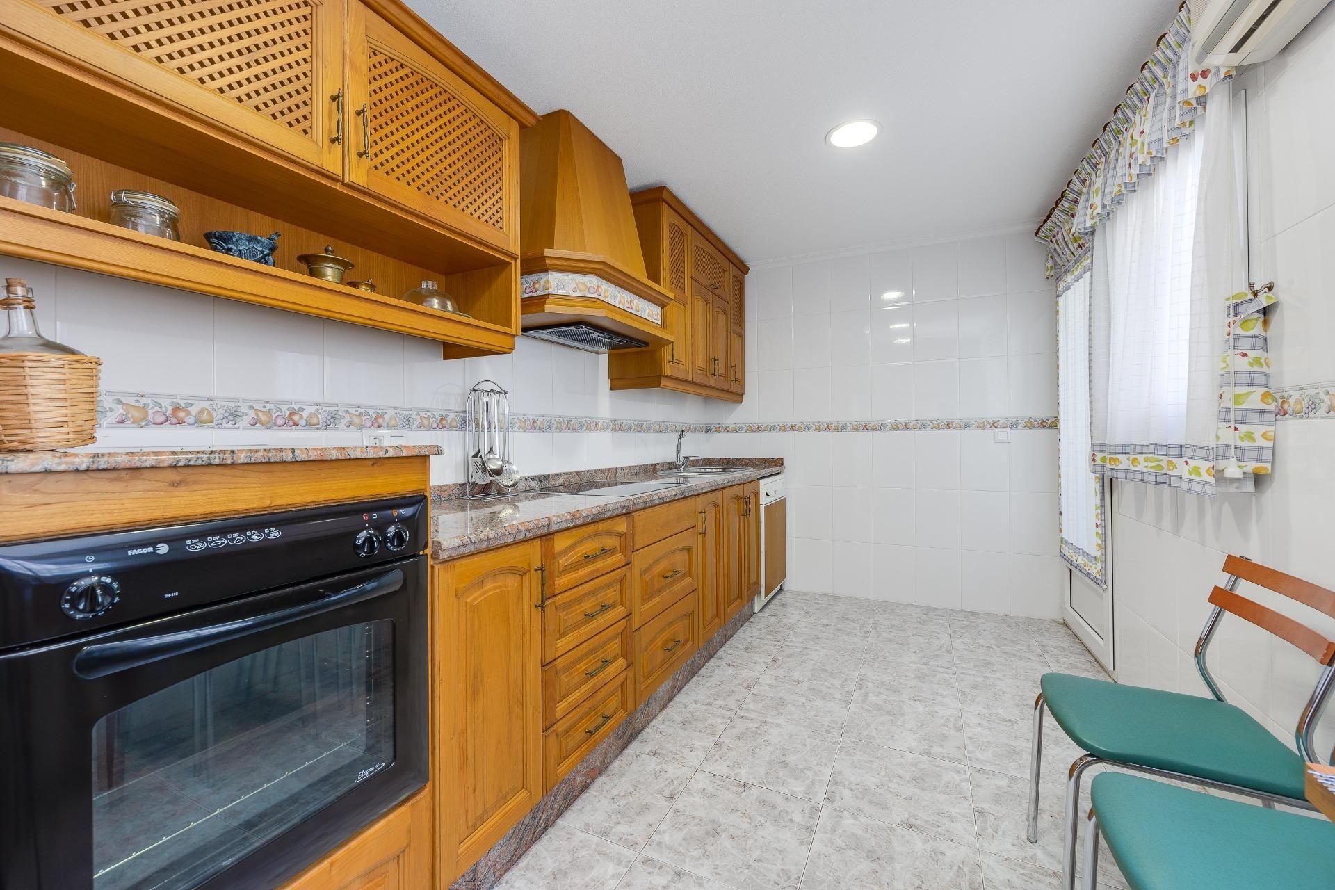 Venta - Apartamento / Piso -
Torrevieja - Paseo maritimo