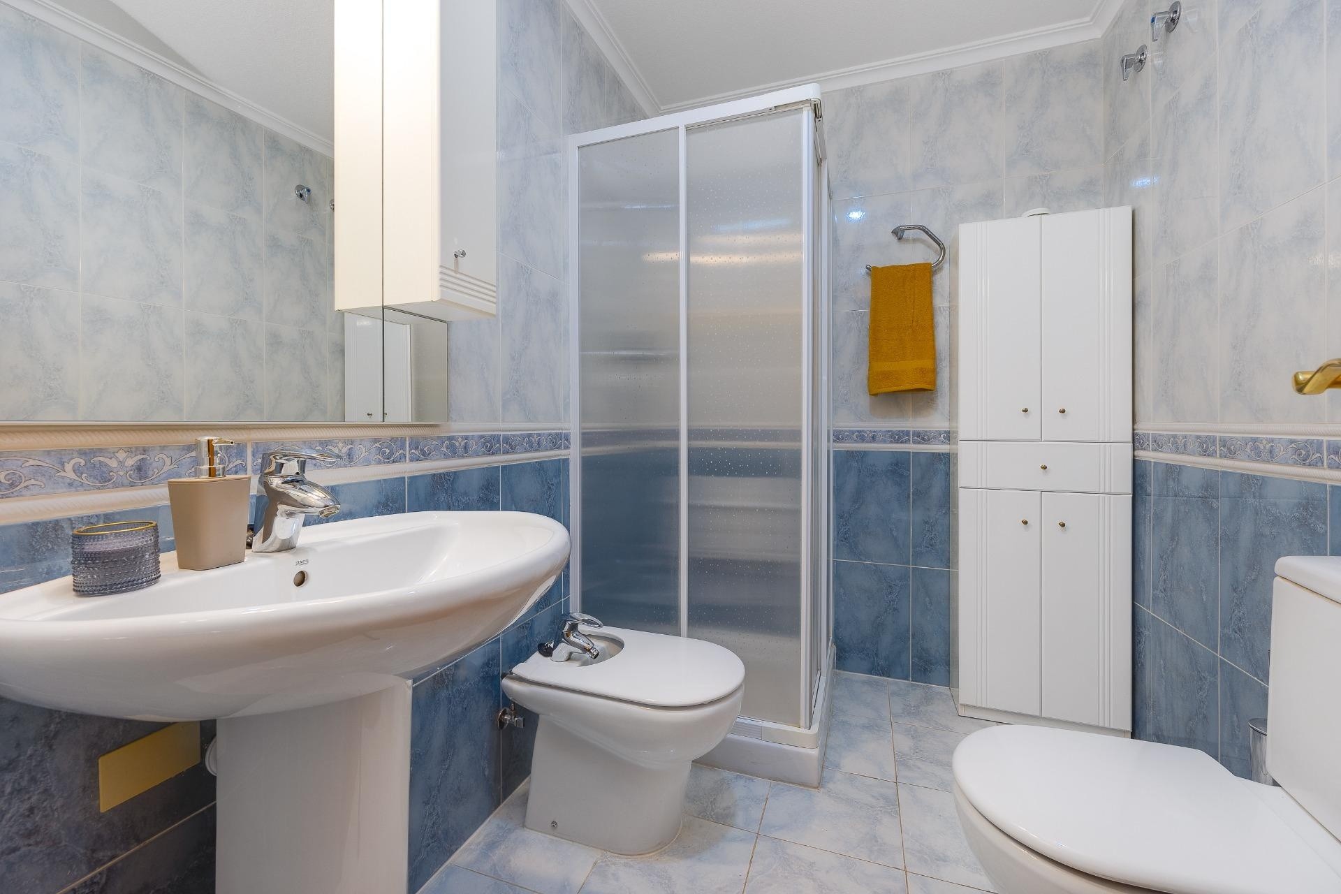 Venta - Apartamento / Piso -
Torrevieja - Paseo maritimo