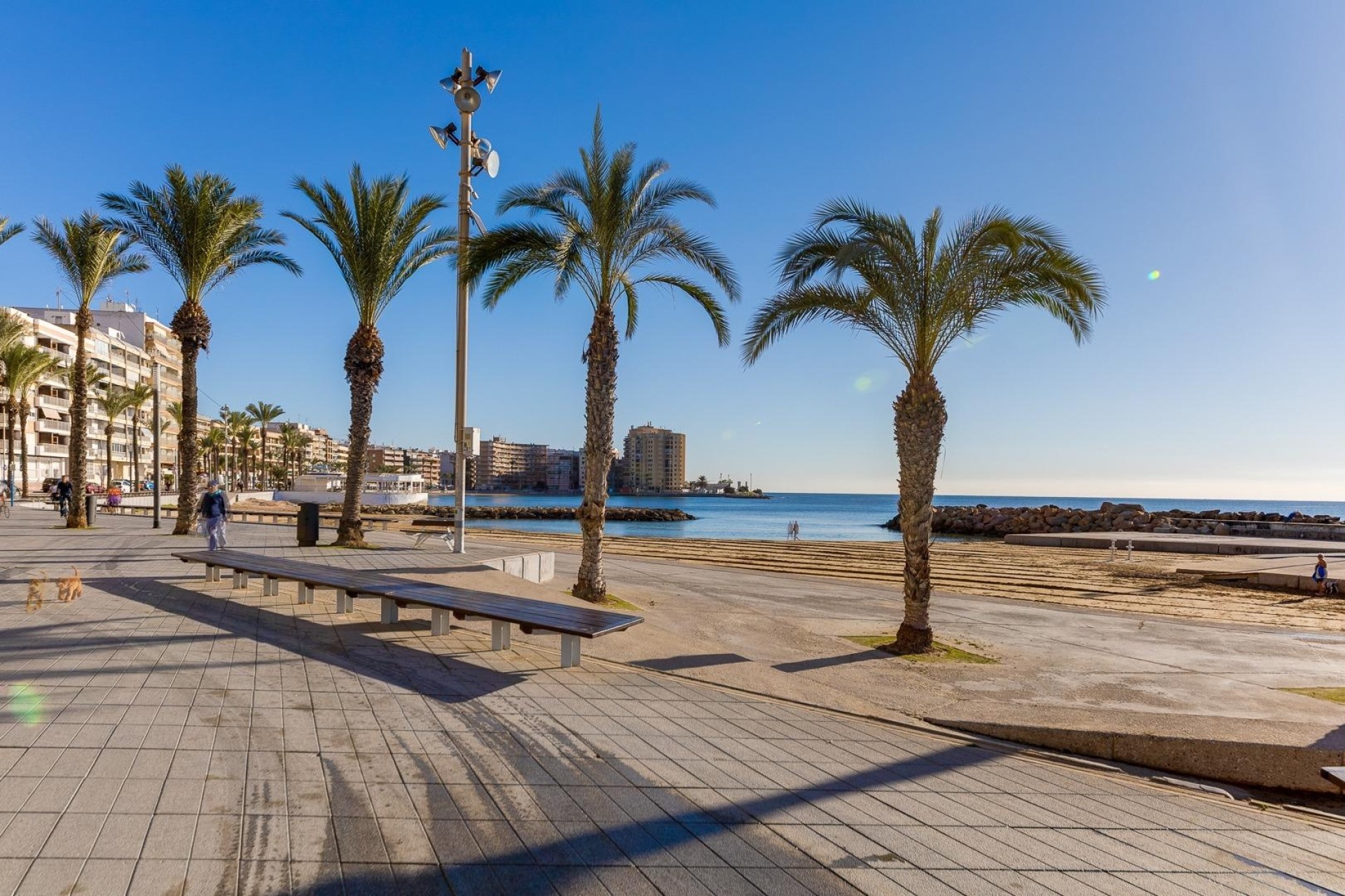 Venta - Apartamento / Piso -
Torrevieja - Paseo maritimo