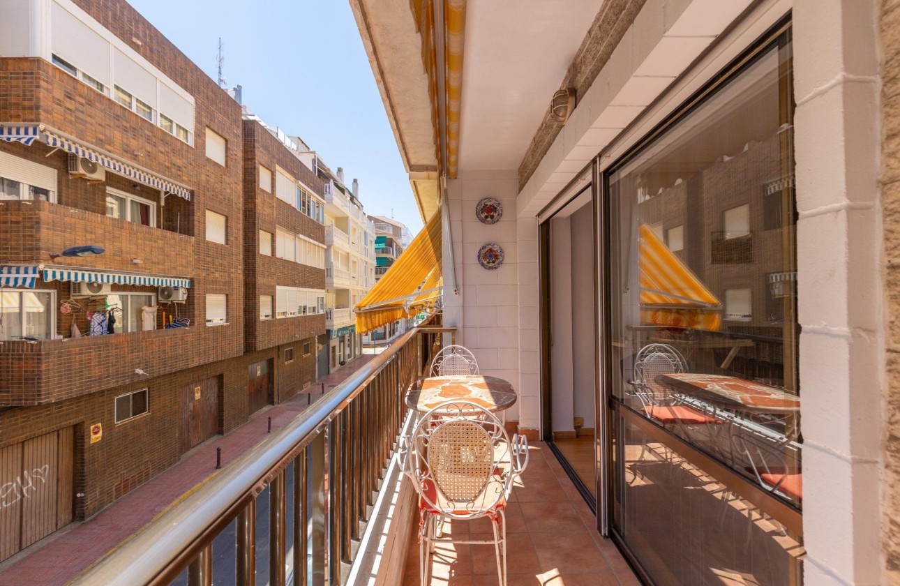 Venta - Apartamento / Piso -
Torrevieja - Paseo Maritimo
