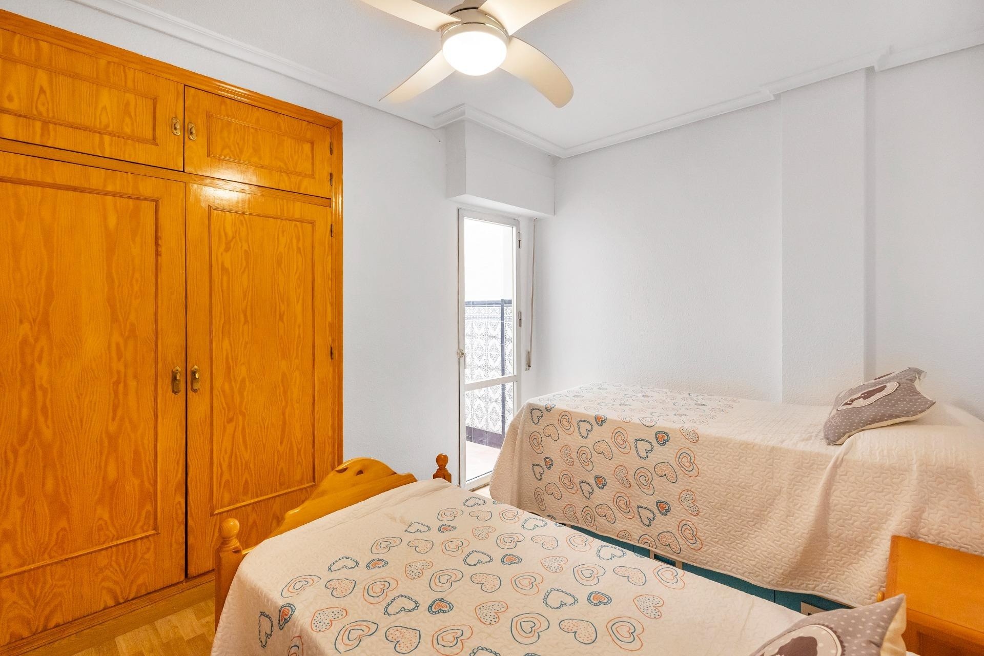 Venta - Apartamento / Piso -
Torrevieja - Paseo Maritimo