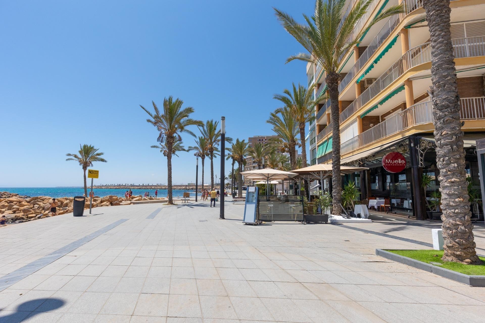 Venta - Apartamento / Piso -
Torrevieja - Paseo Maritimo