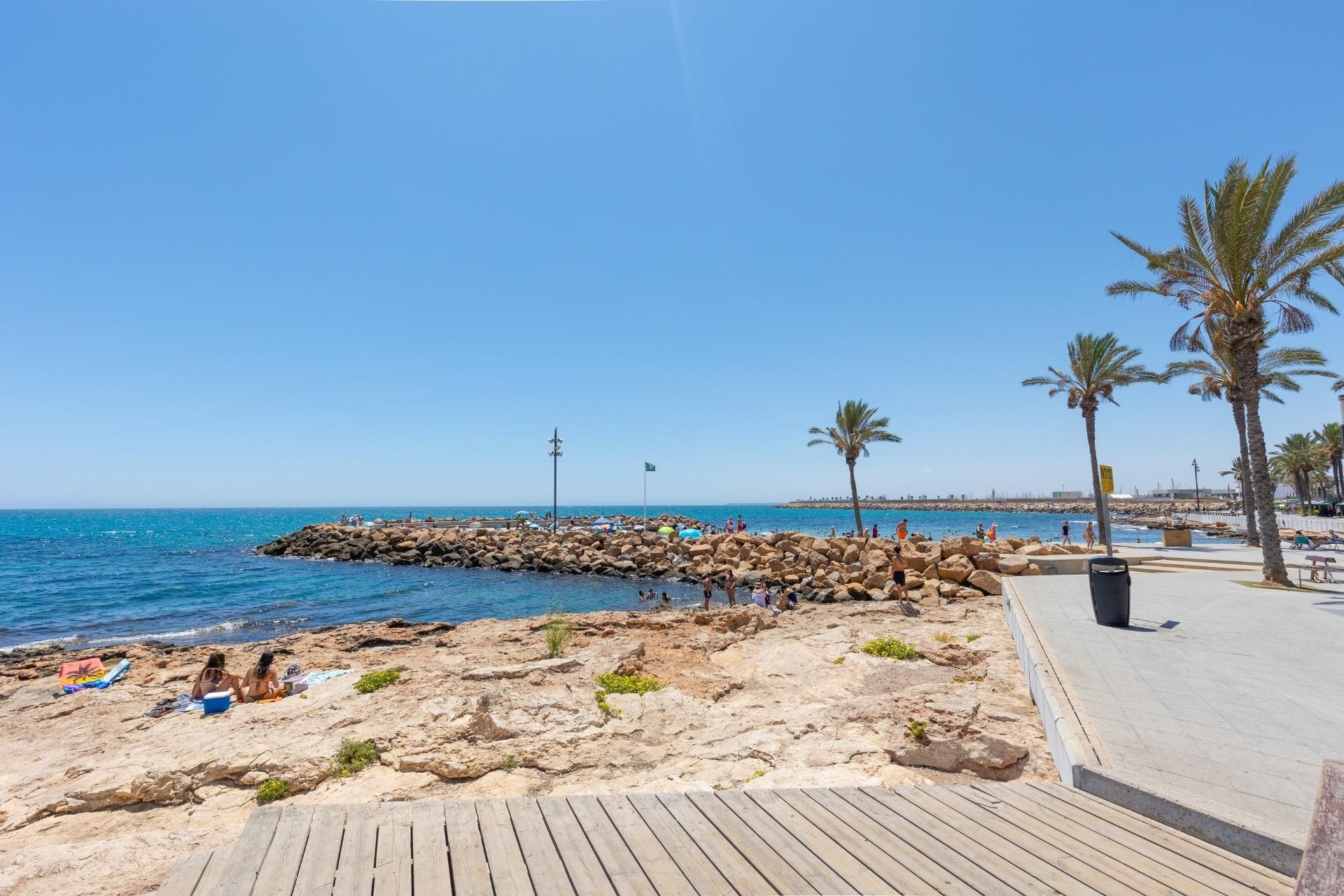 Venta - Apartamento / Piso -
Torrevieja - Paseo Maritimo