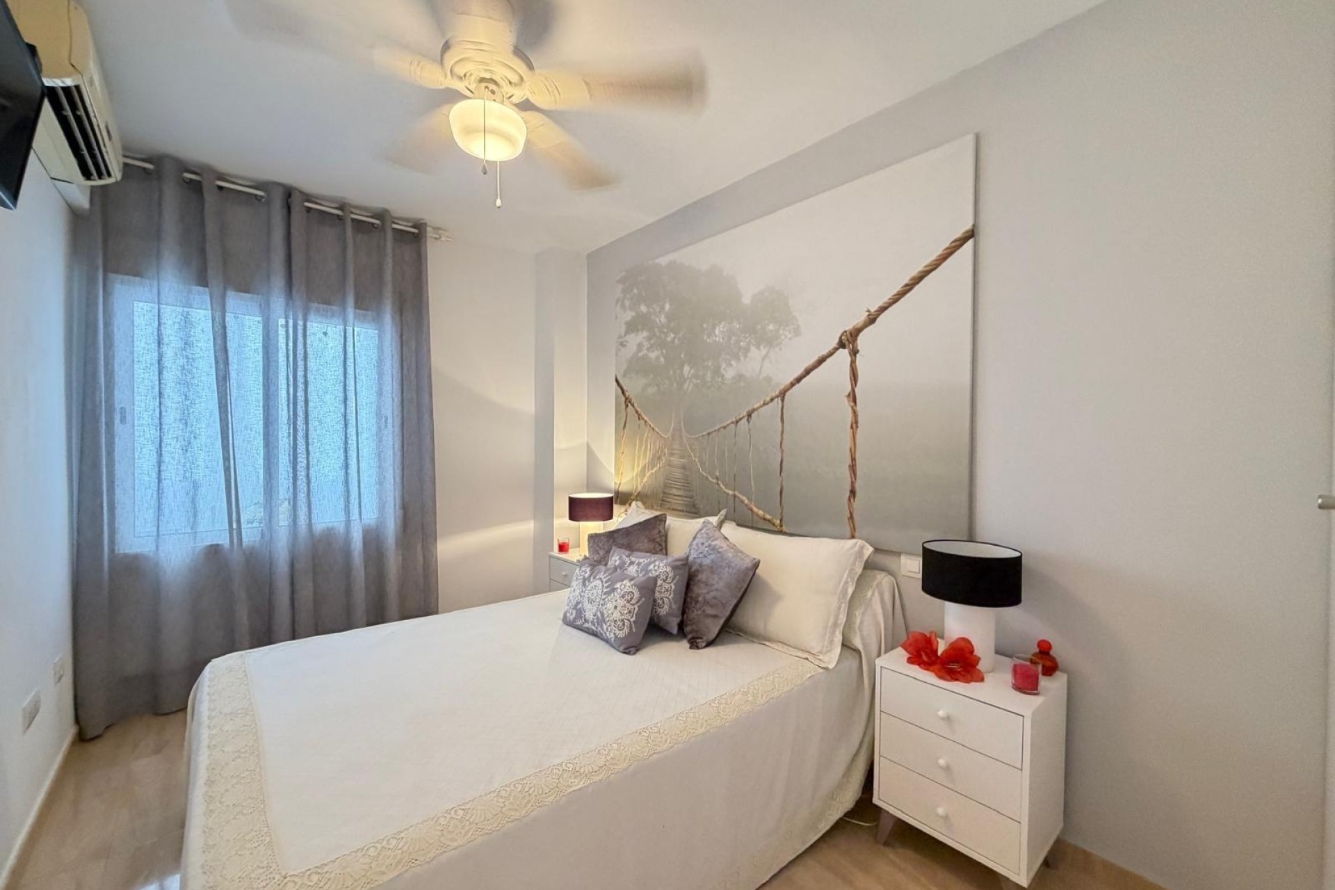 Venta - Apartamento / Piso -
Torrevieja - Paseo Maritimo