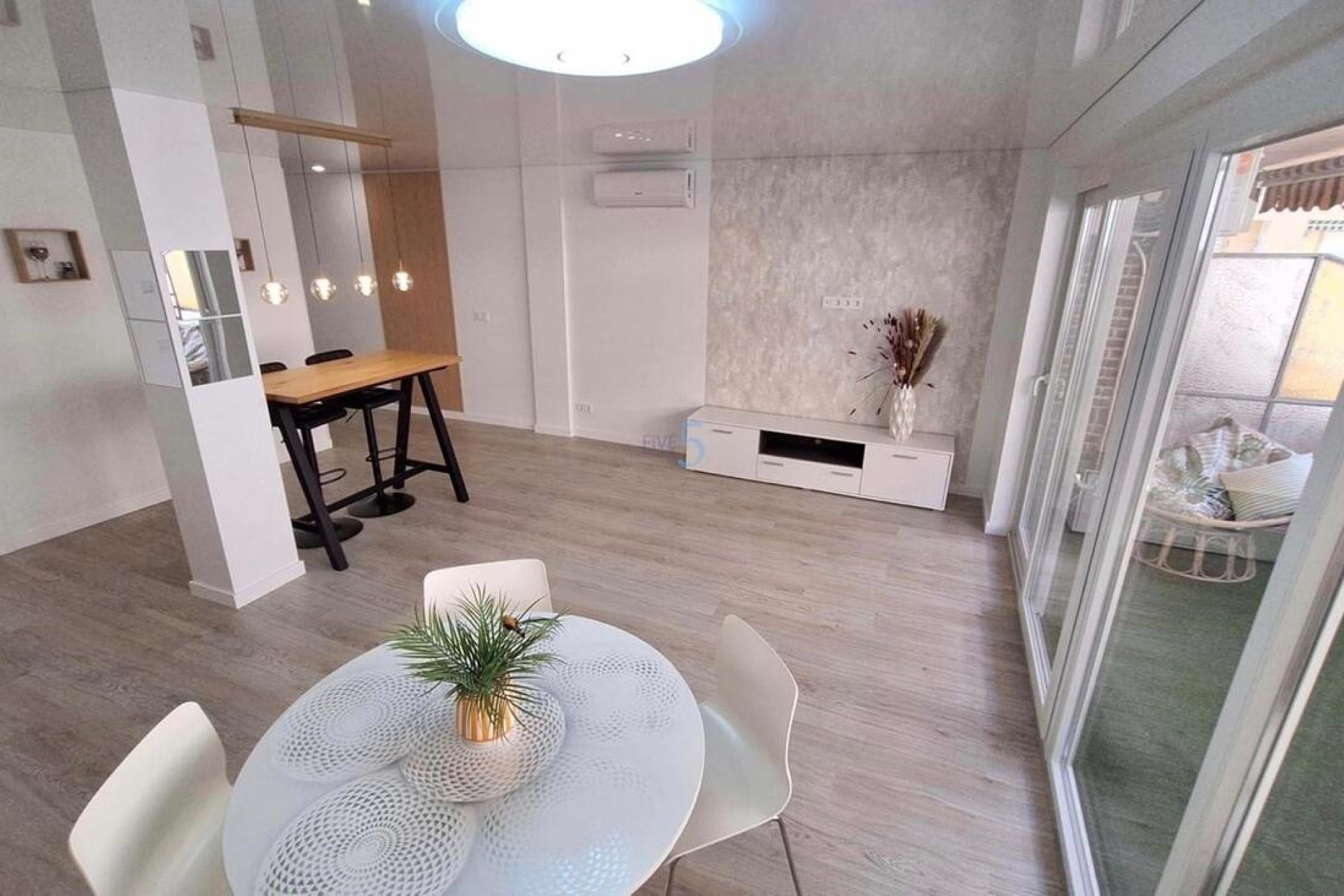 Venta - Apartamento / Piso -
Torrevieja - Playa Acecion