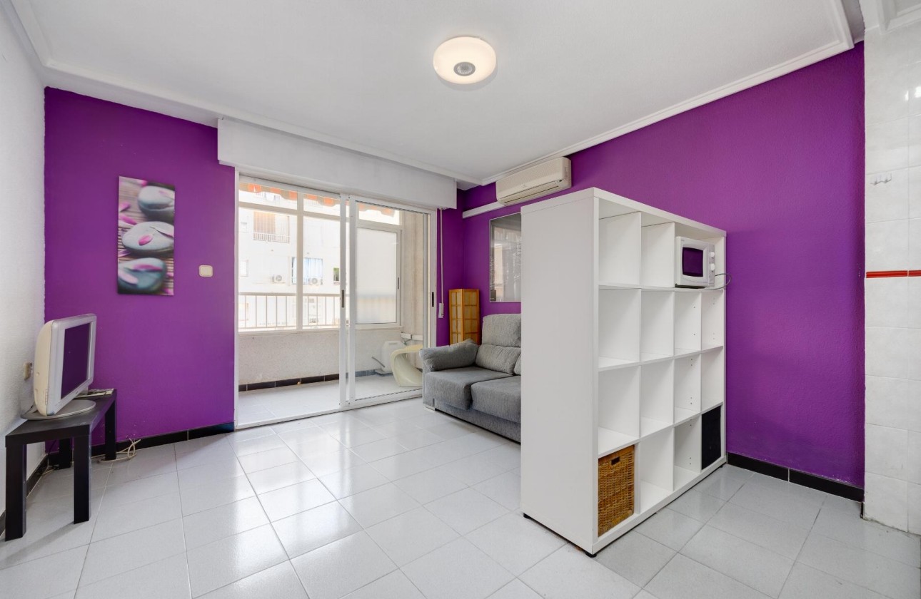 Venta - Apartamento / Piso -
Torrevieja - Playa de Los Locos-Curva del Palangre