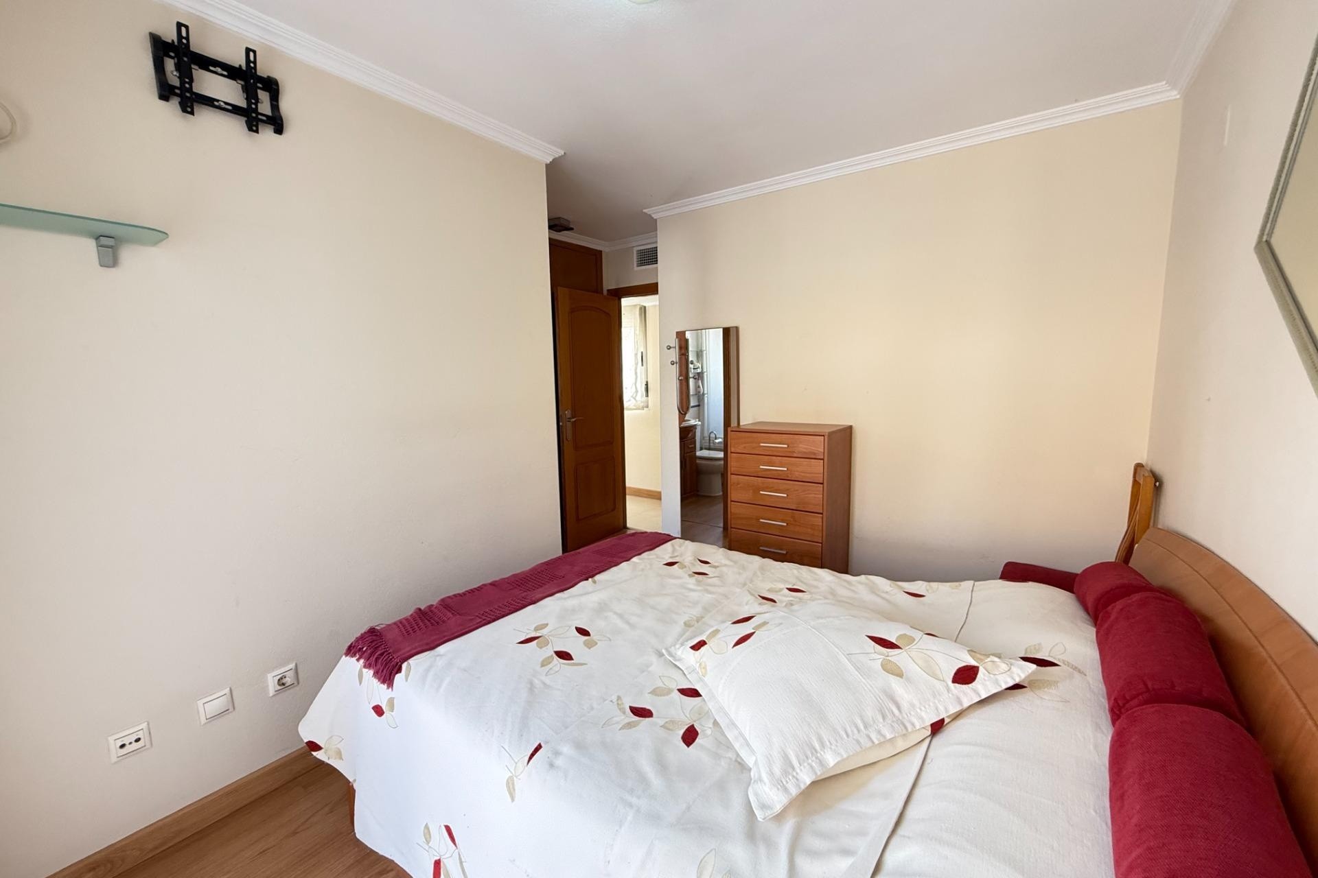 Venta - Apartamento / Piso -
Torrevieja - Playa de los Locos