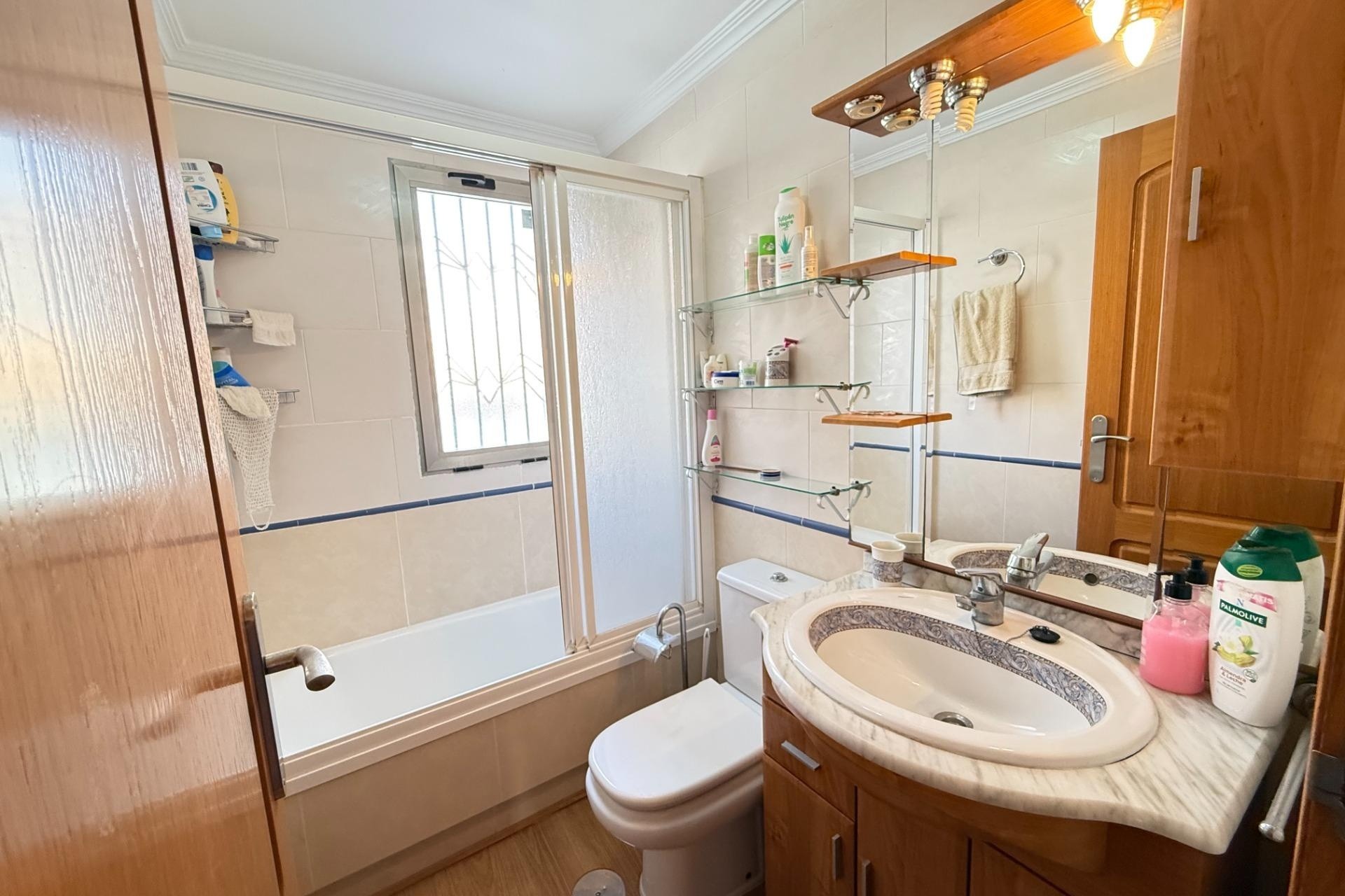 Venta - Apartamento / Piso -
Torrevieja - Playa de los Locos