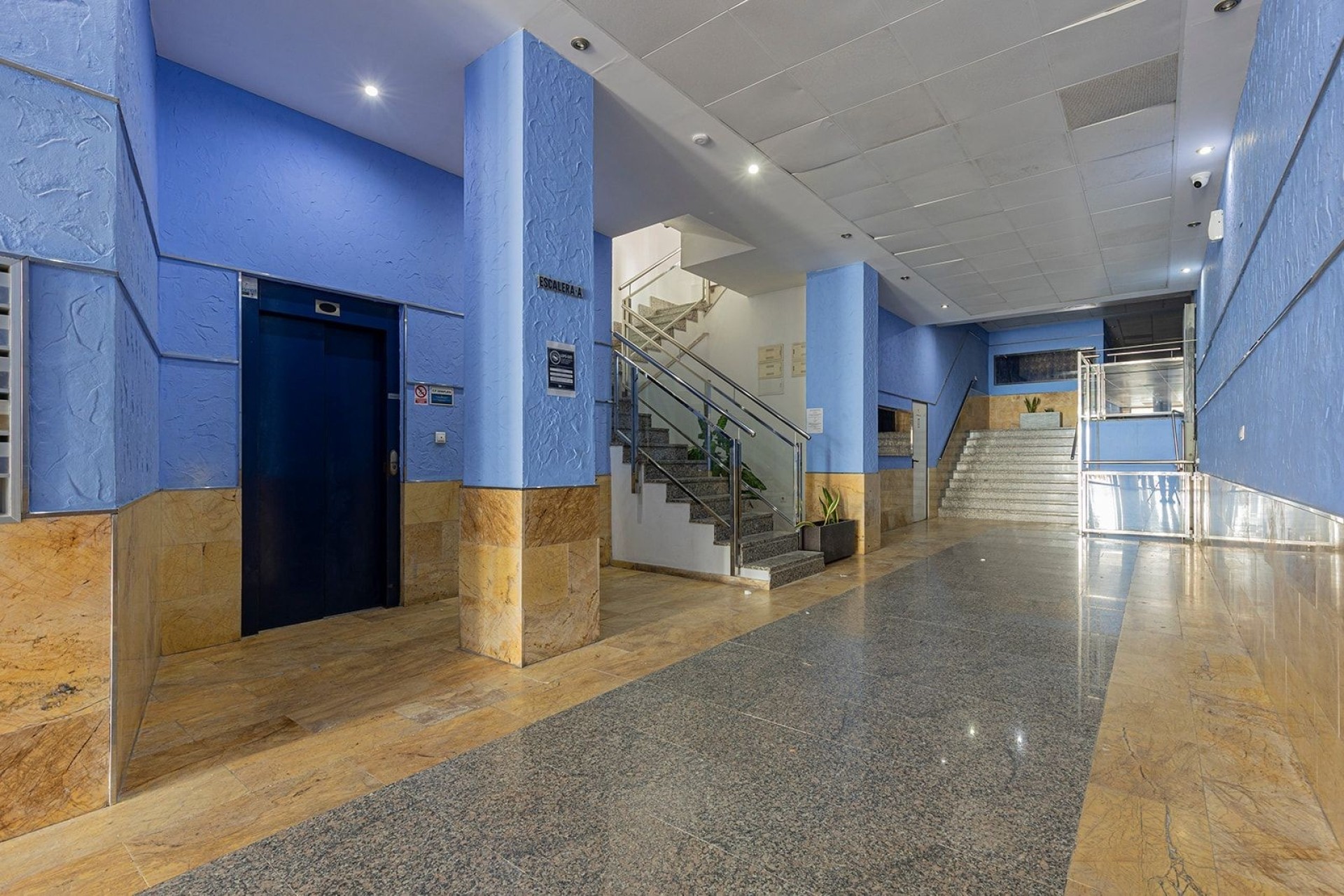 Venta - Apartamento / Piso -
Torrevieja - Playa de los Locos