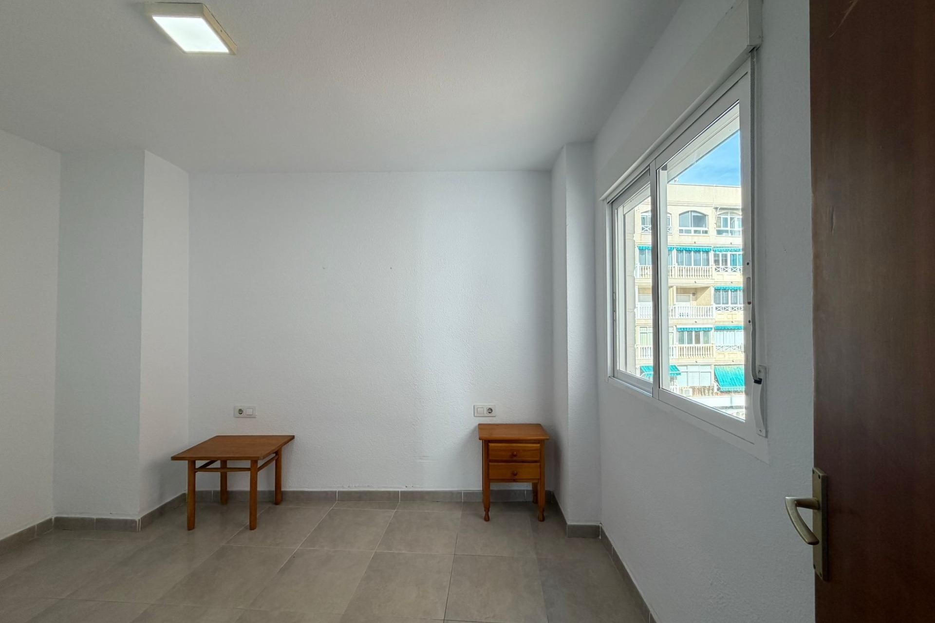 Venta - Apartamento / Piso -
Torrevieja - Playa de los Locos