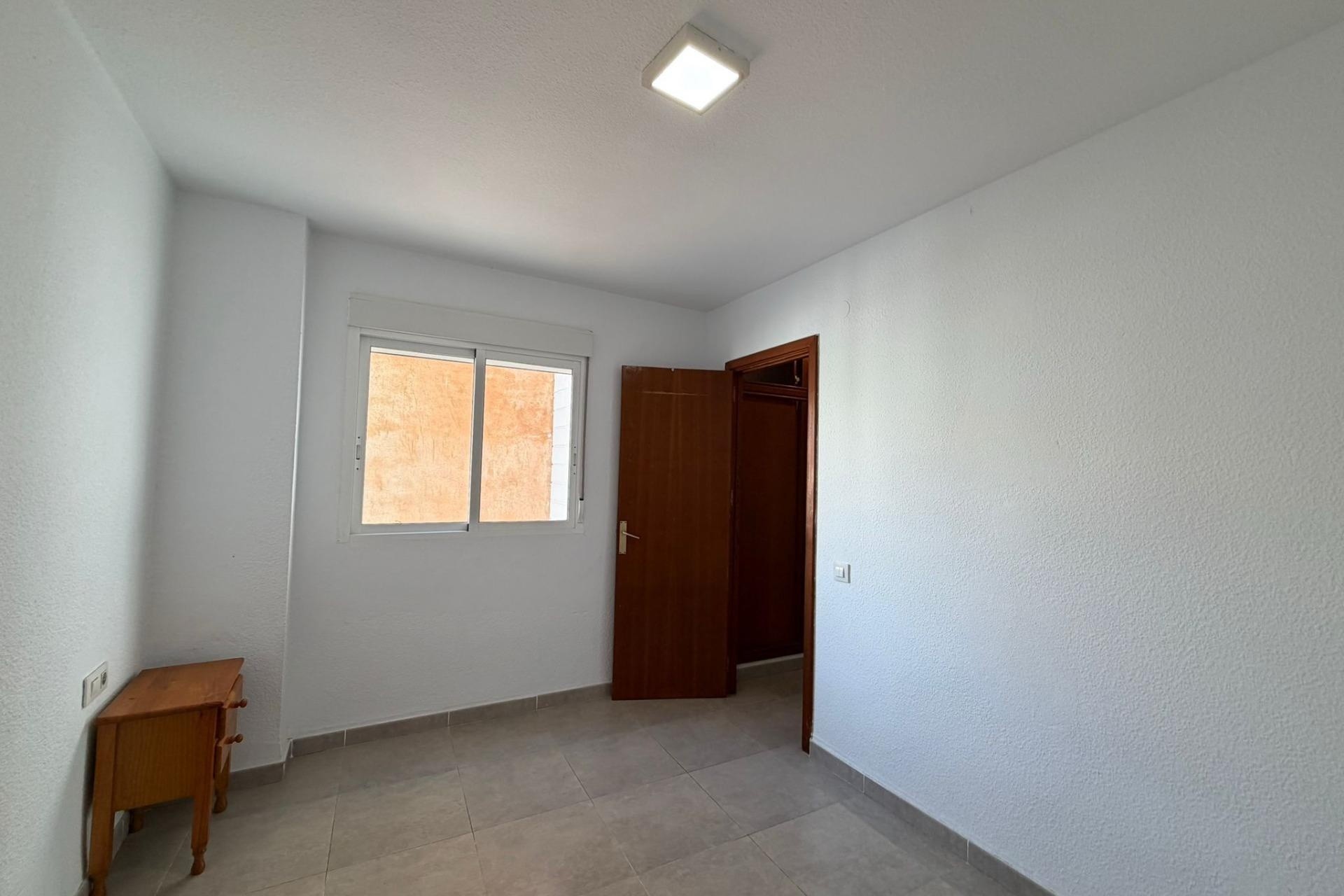 Venta - Apartamento / Piso -
Torrevieja - Playa de los Locos