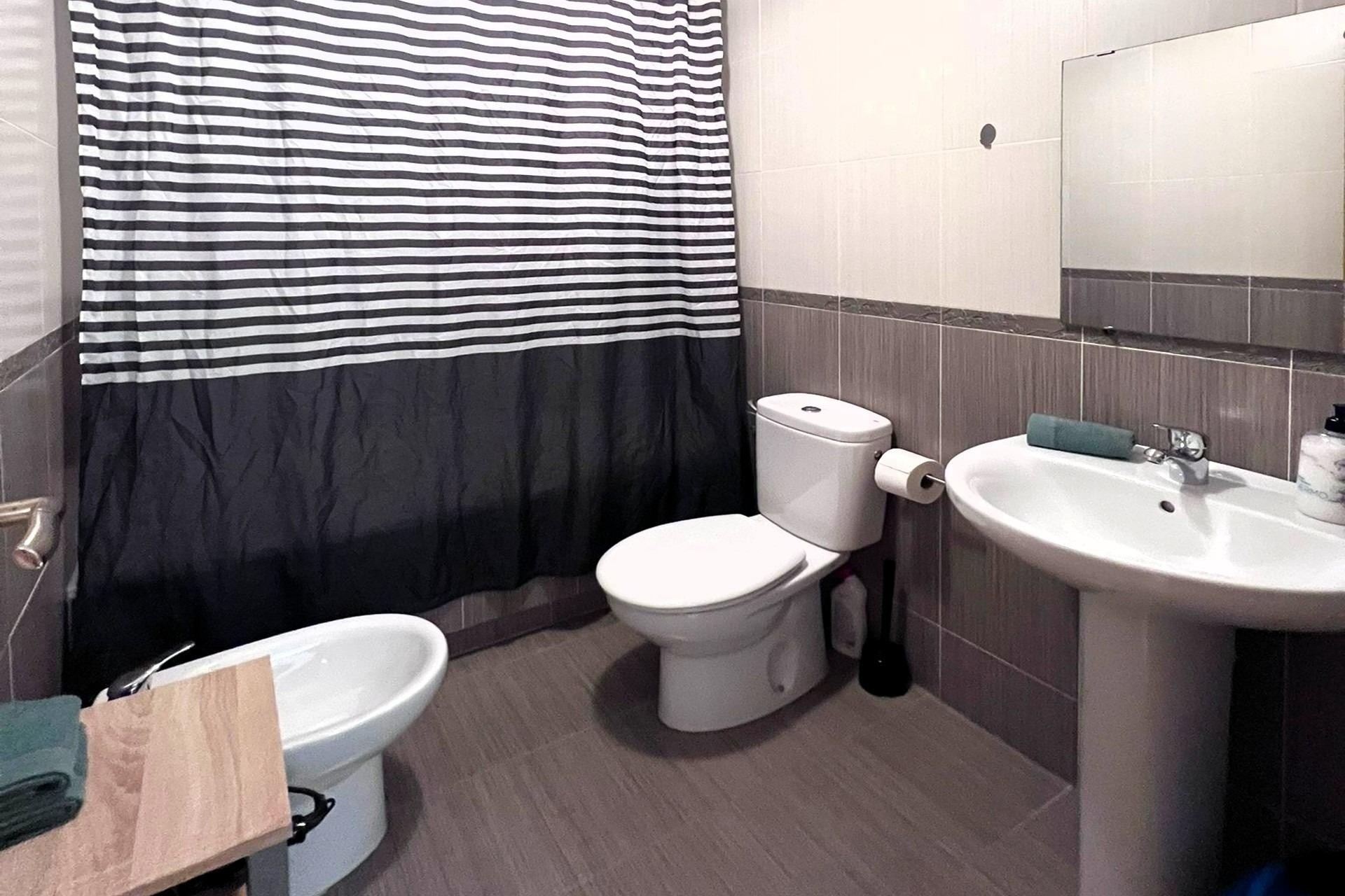 Venta - Apartamento / Piso -
Torrevieja - Playa de los Locos