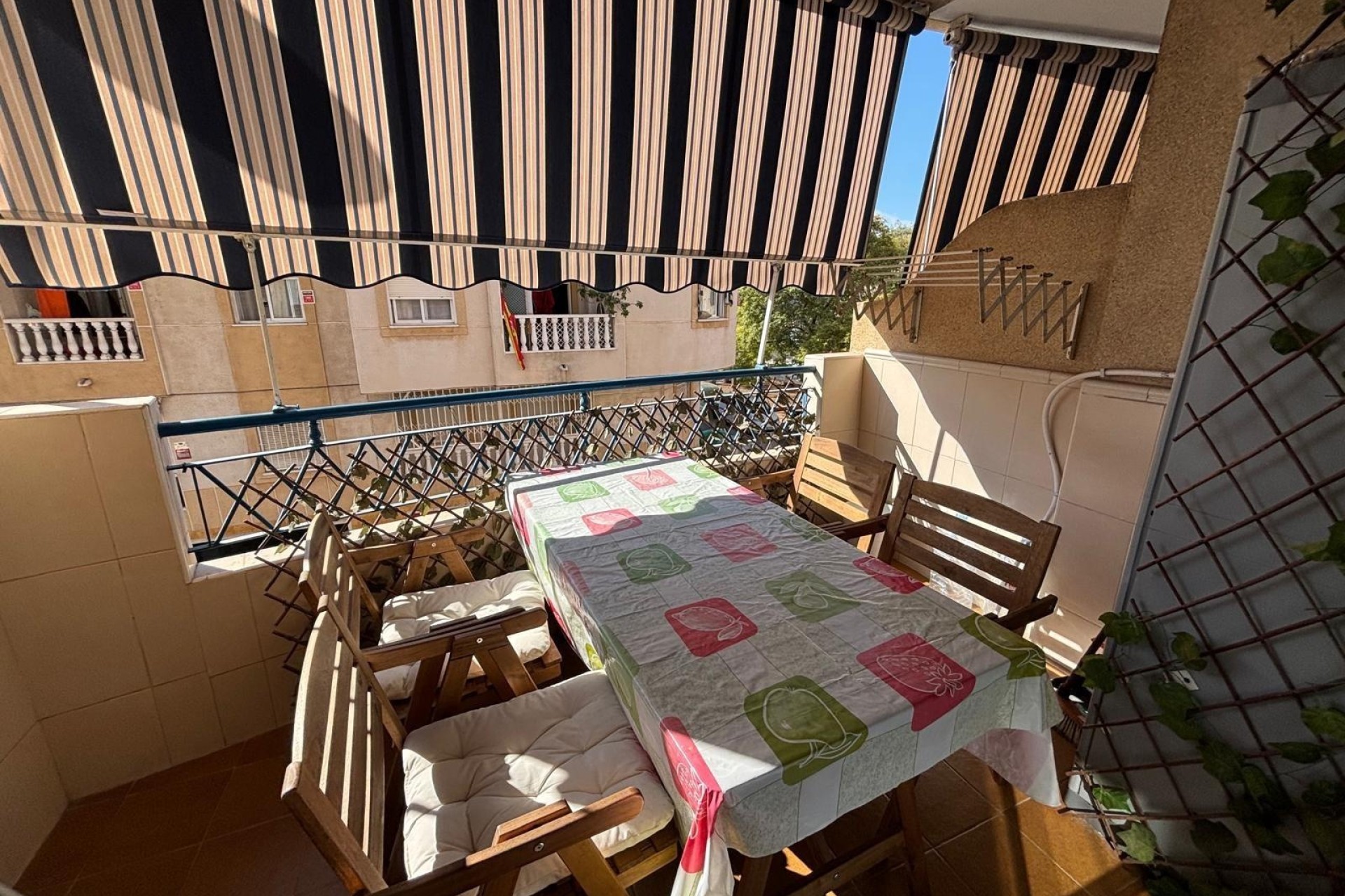 Venta - Apartamento / Piso -
Torrevieja - Playa de los Locos