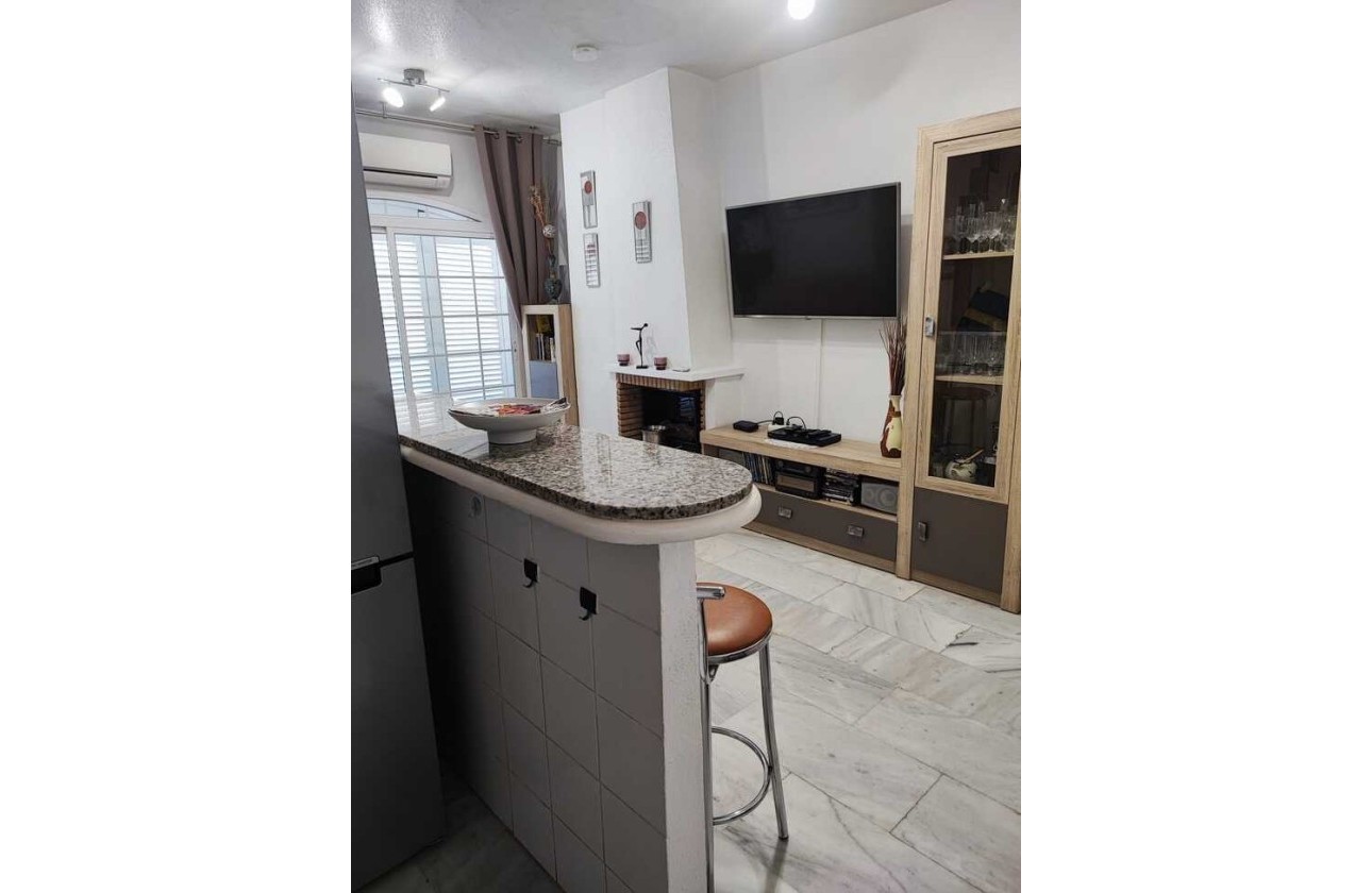 Venta - Apartamento / Piso -
Torrevieja - Playa de los Locos