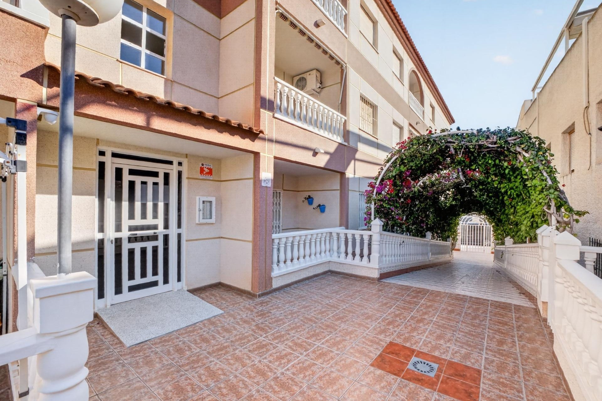Venta - Apartamento / Piso -
Torrevieja - Playa de los Locos