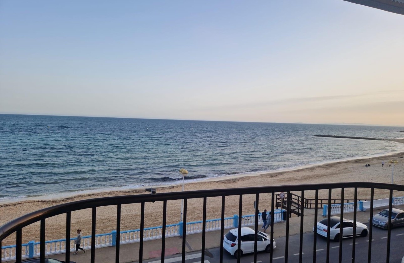 Venta - Apartamento / Piso -
Torrevieja - Playa de los Locos