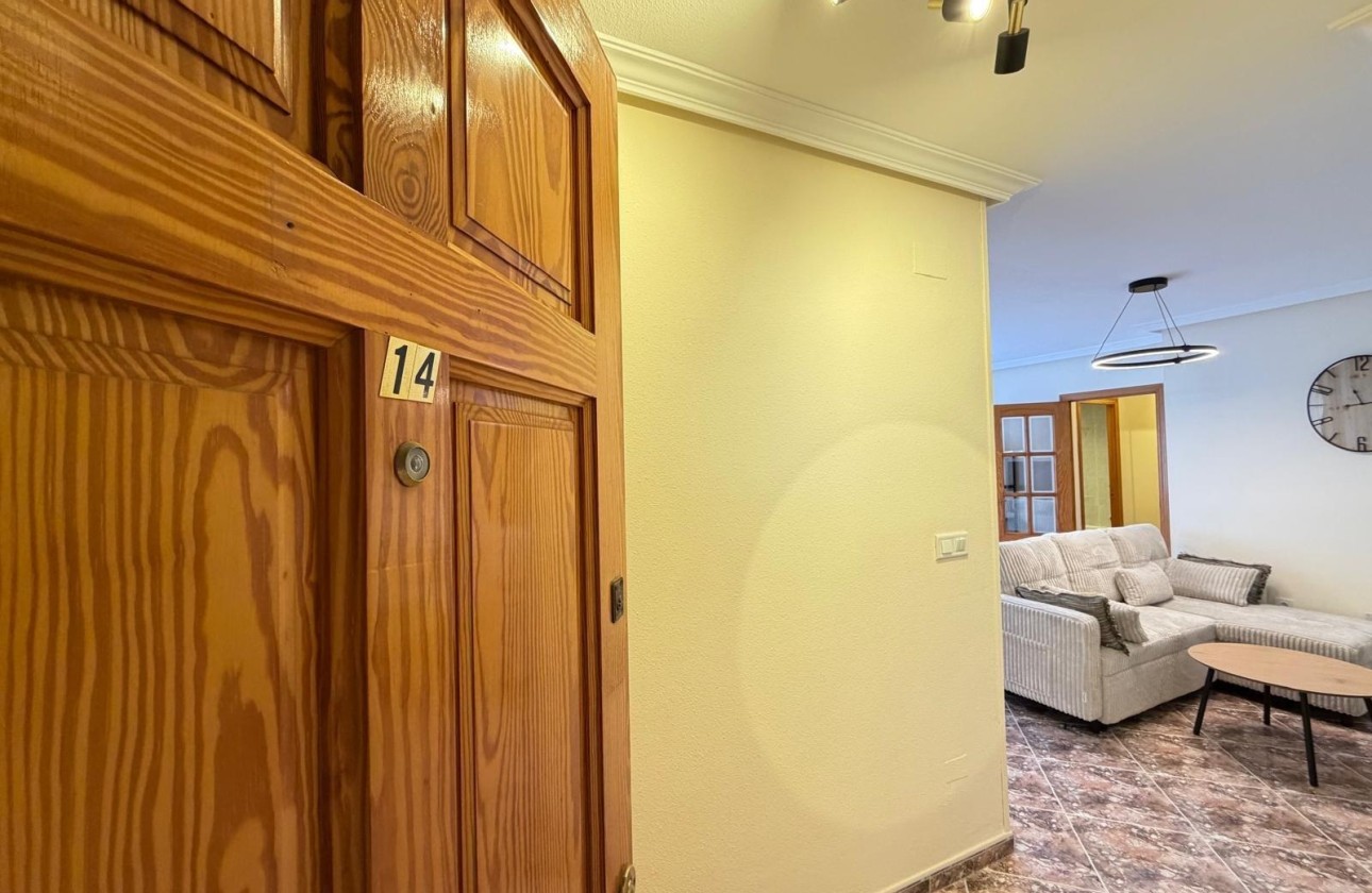 Venta - Apartamento / Piso -
Torrevieja - Playa de los Locos