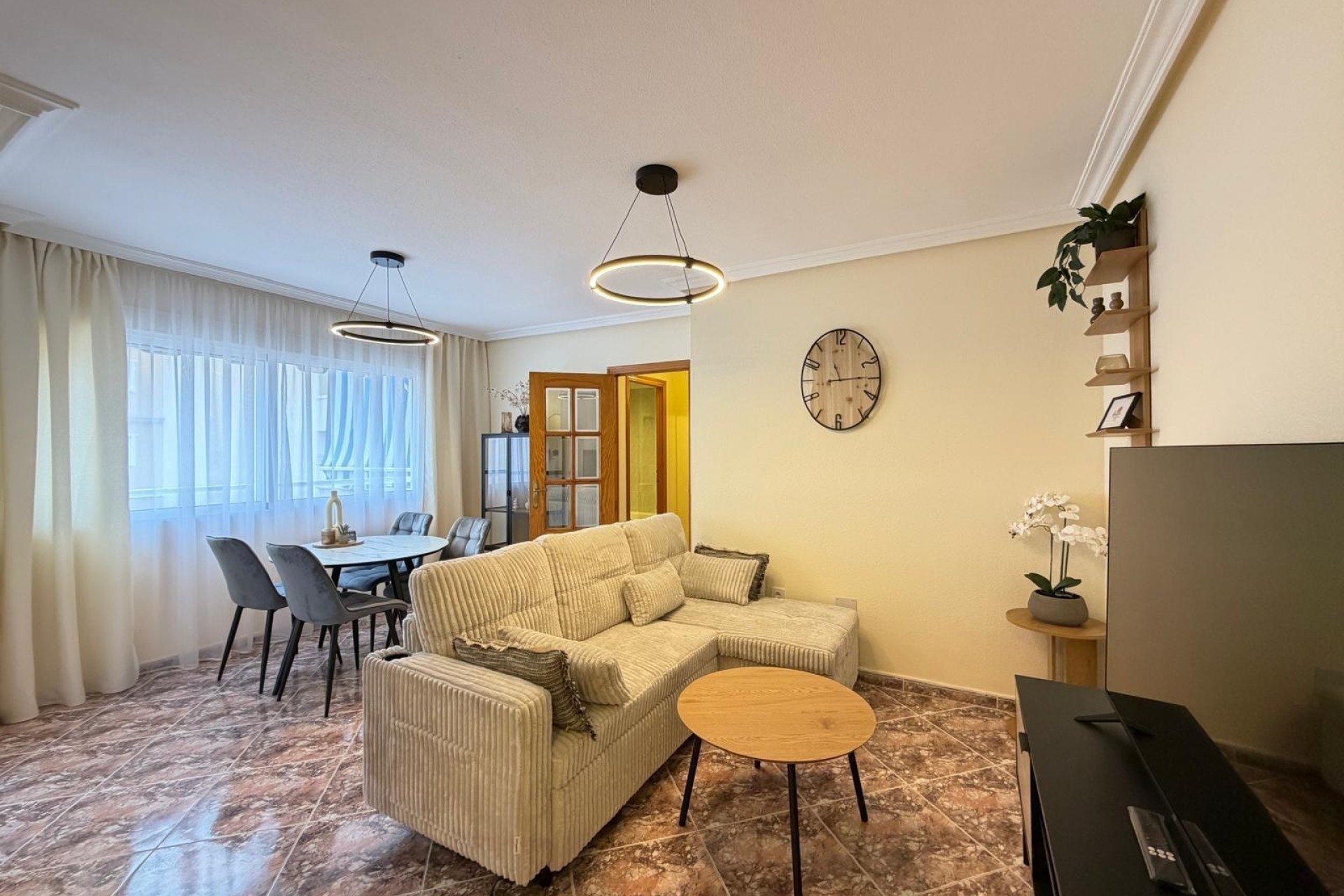 Venta - Apartamento / Piso -
Torrevieja - Playa de los Locos