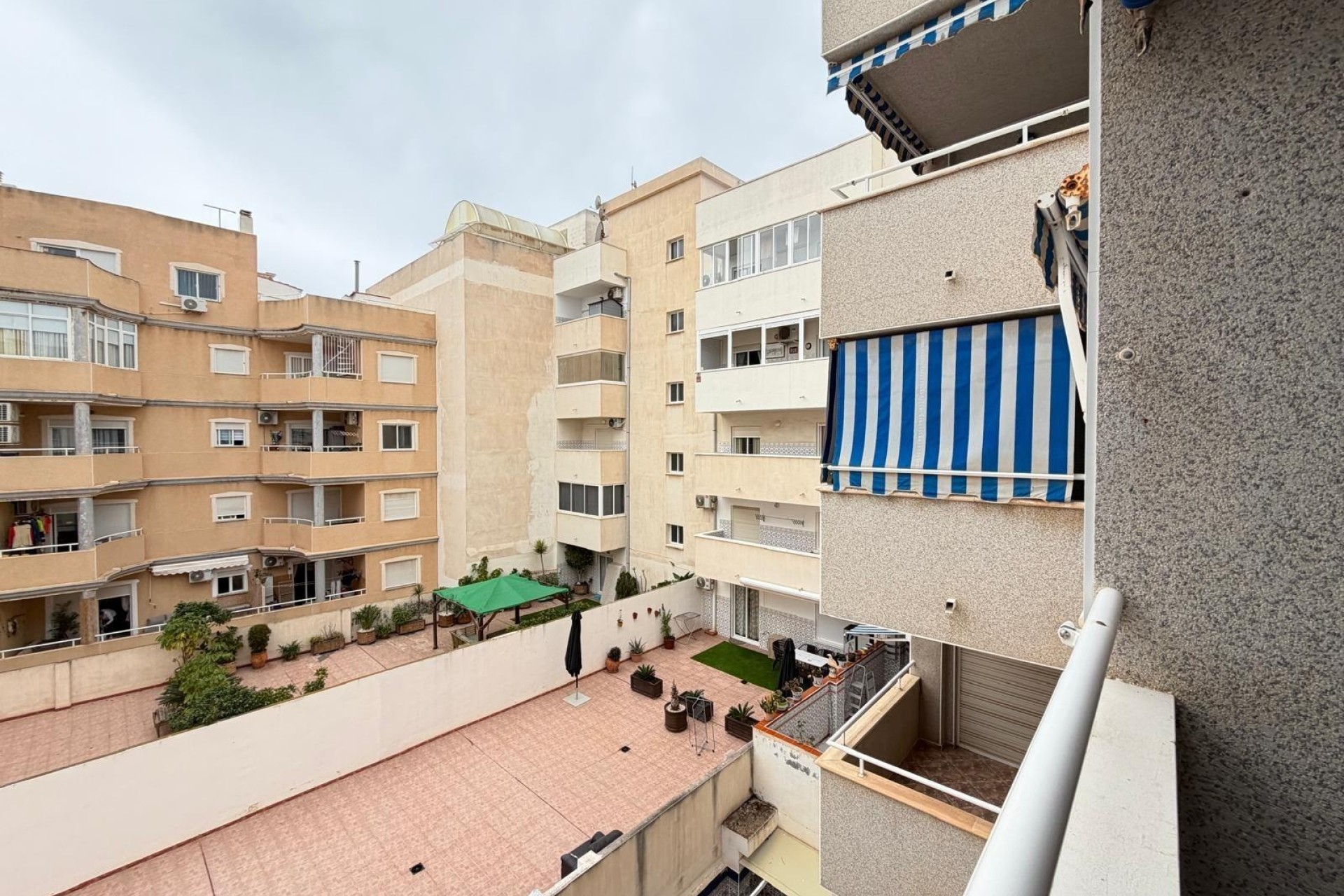 Venta - Apartamento / Piso -
Torrevieja - Playa de los Locos
