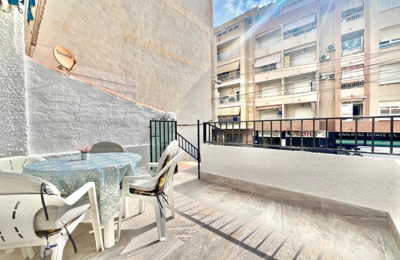 Venta - Apartamento / Piso -
Torrevieja - Playa de los Locos
