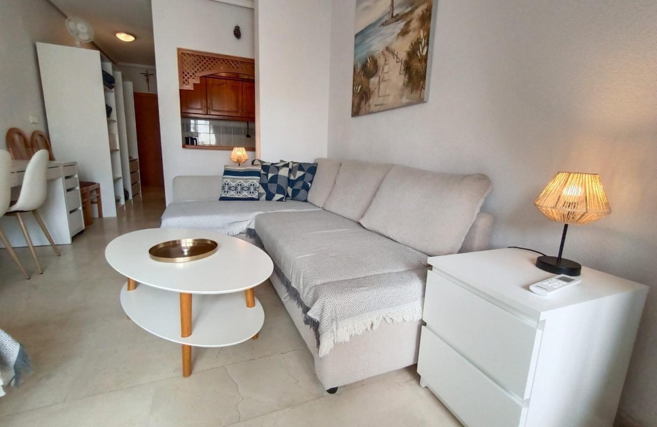 Venta - Apartamento / Piso -
Torrevieja - Playa de los Locos