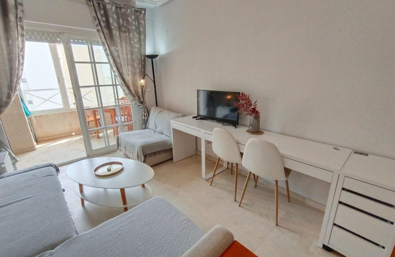 Venta - Apartamento / Piso -
Torrevieja - Playa de los Locos