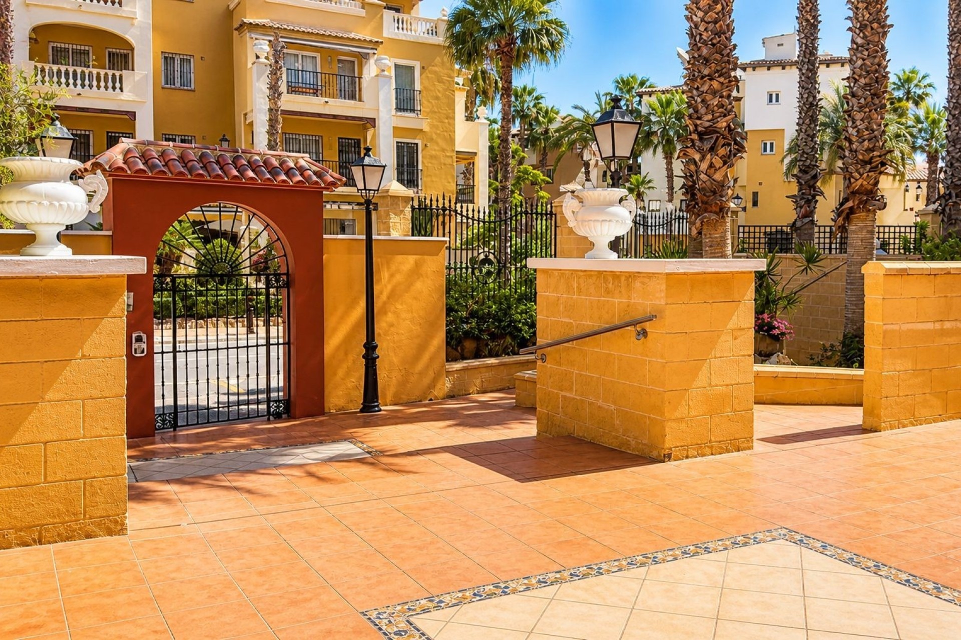 Venta - Apartamento / Piso -
Torrevieja - Playa de los Locos