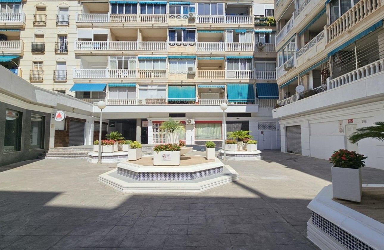 Venta - Apartamento / Piso -
Torrevieja - Playa de los Locos