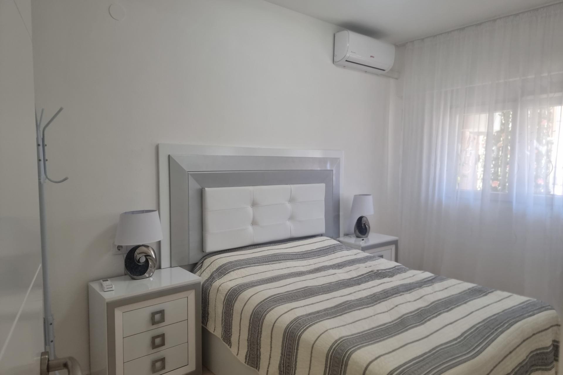 Venta - Apartamento / Piso -
Torrevieja - Playa de los Locos