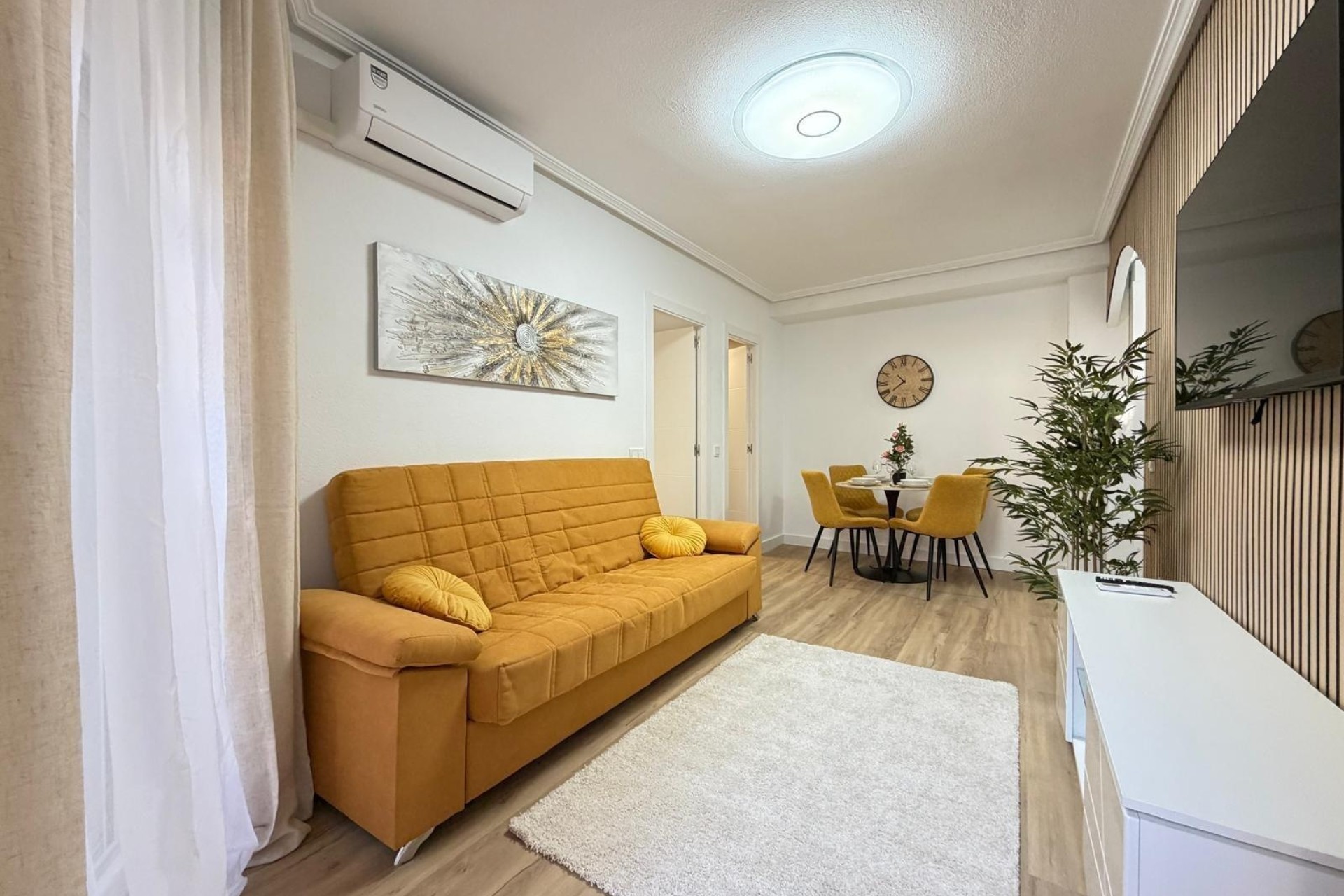 Venta - Apartamento / Piso -
Torrevieja - Playa de los Locos