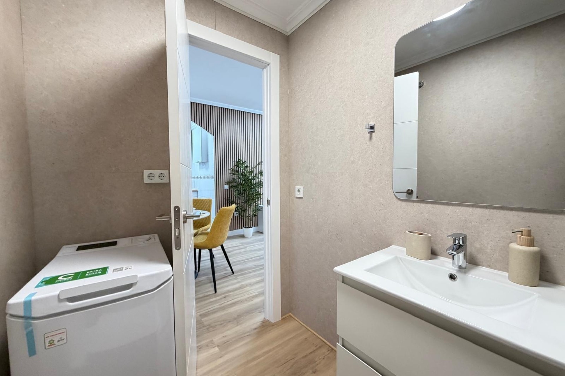 Venta - Apartamento / Piso -
Torrevieja - Playa de los Locos