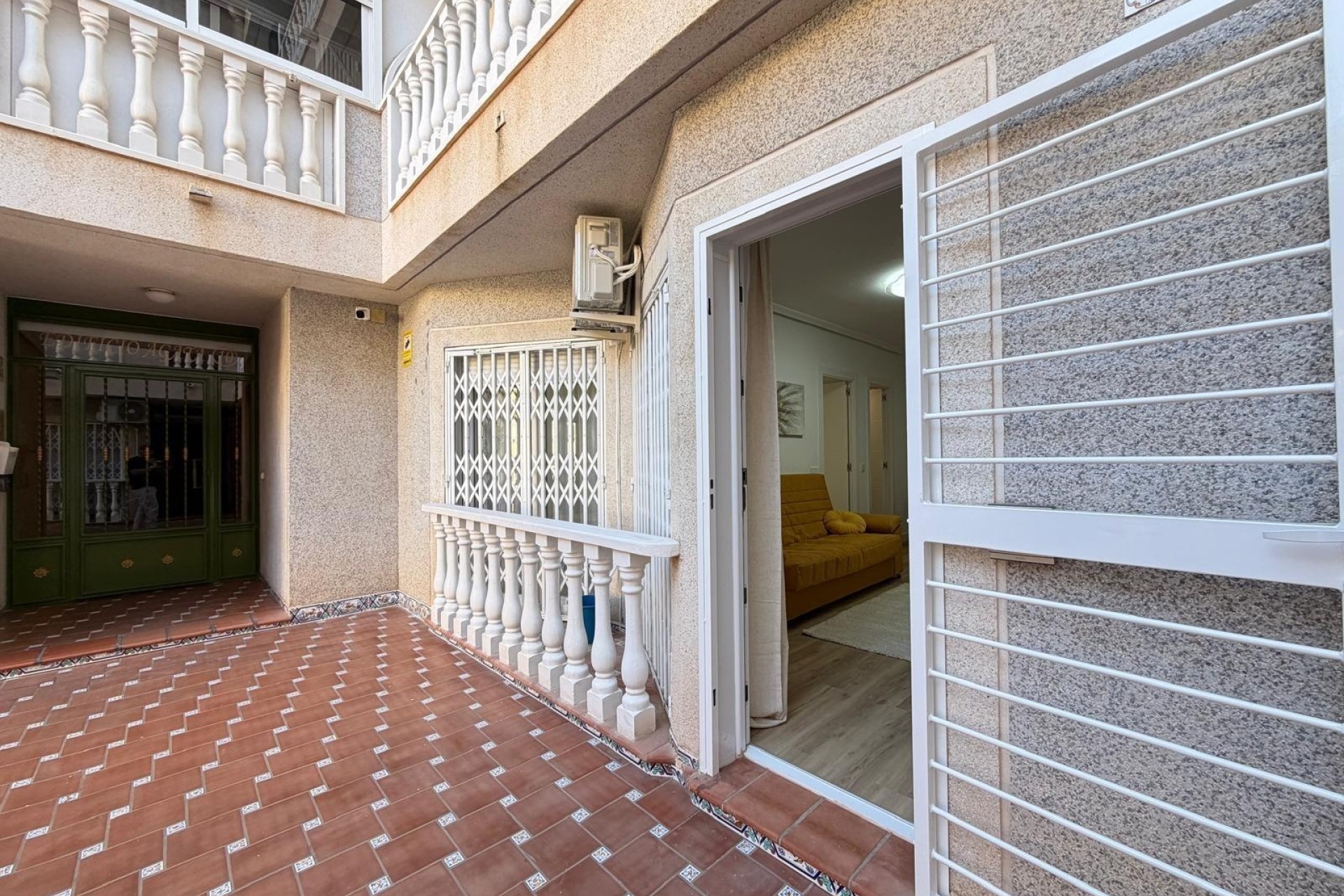 Venta - Apartamento / Piso -
Torrevieja - Playa de los Locos