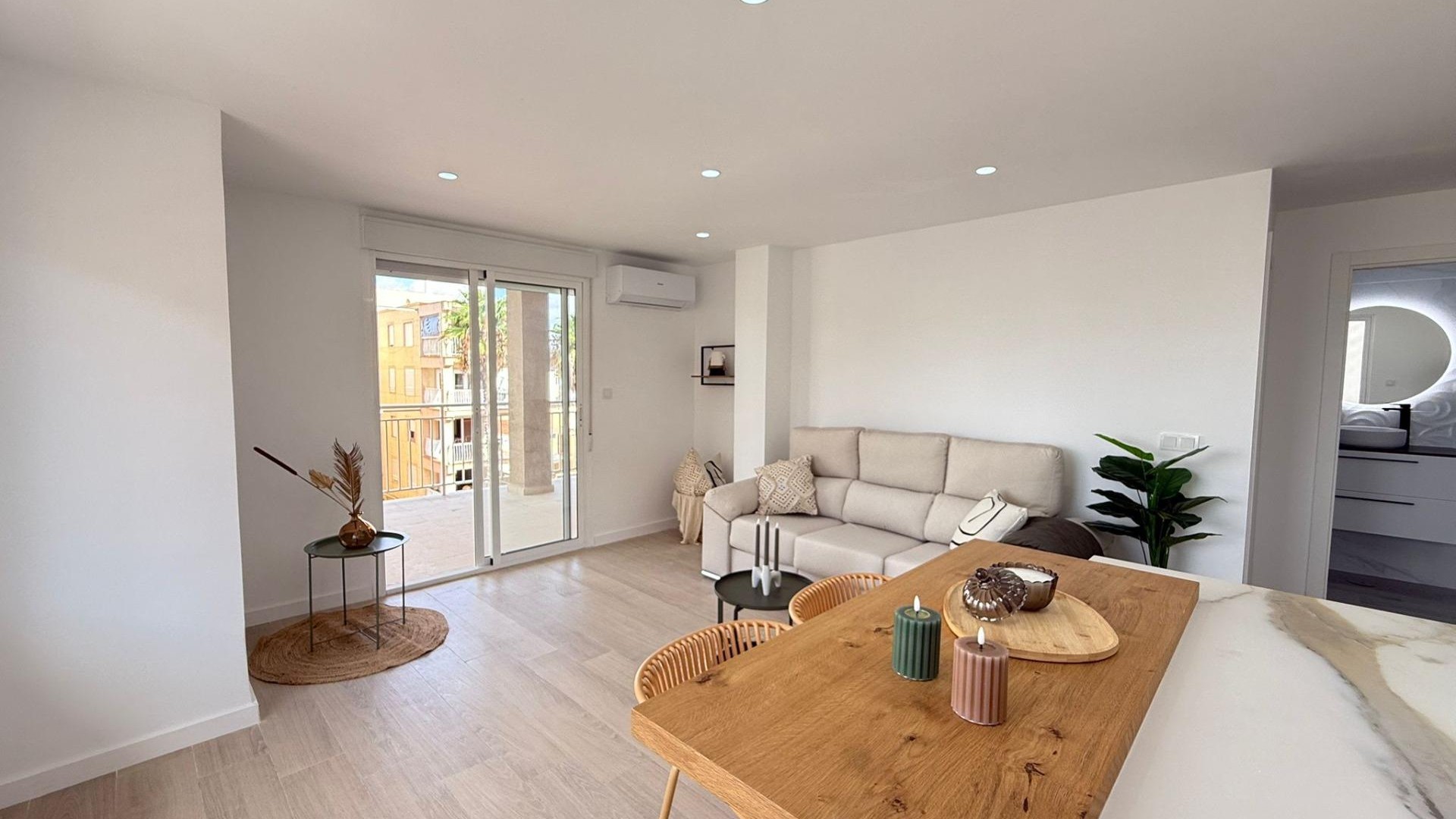 Venta - Apartamento piso -
Torrevieja - Playa de los Naufragos