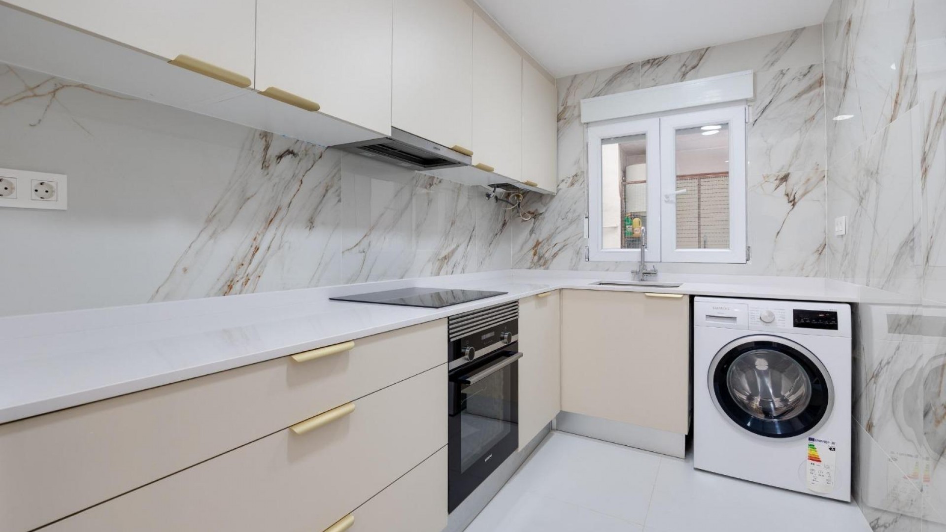 Venta - Apartamento piso -
Torrevieja - Playa de los Naufragos