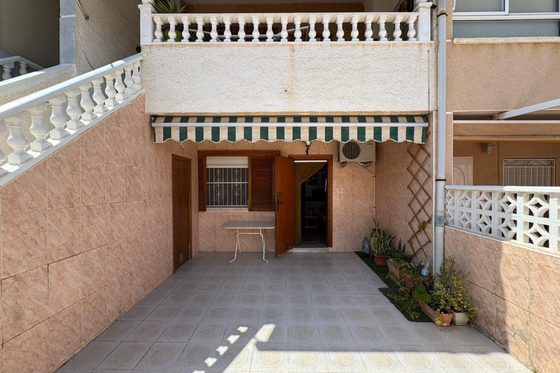 Venta - Apartamento / Piso -
Torrevieja - Playa de los Naufragos