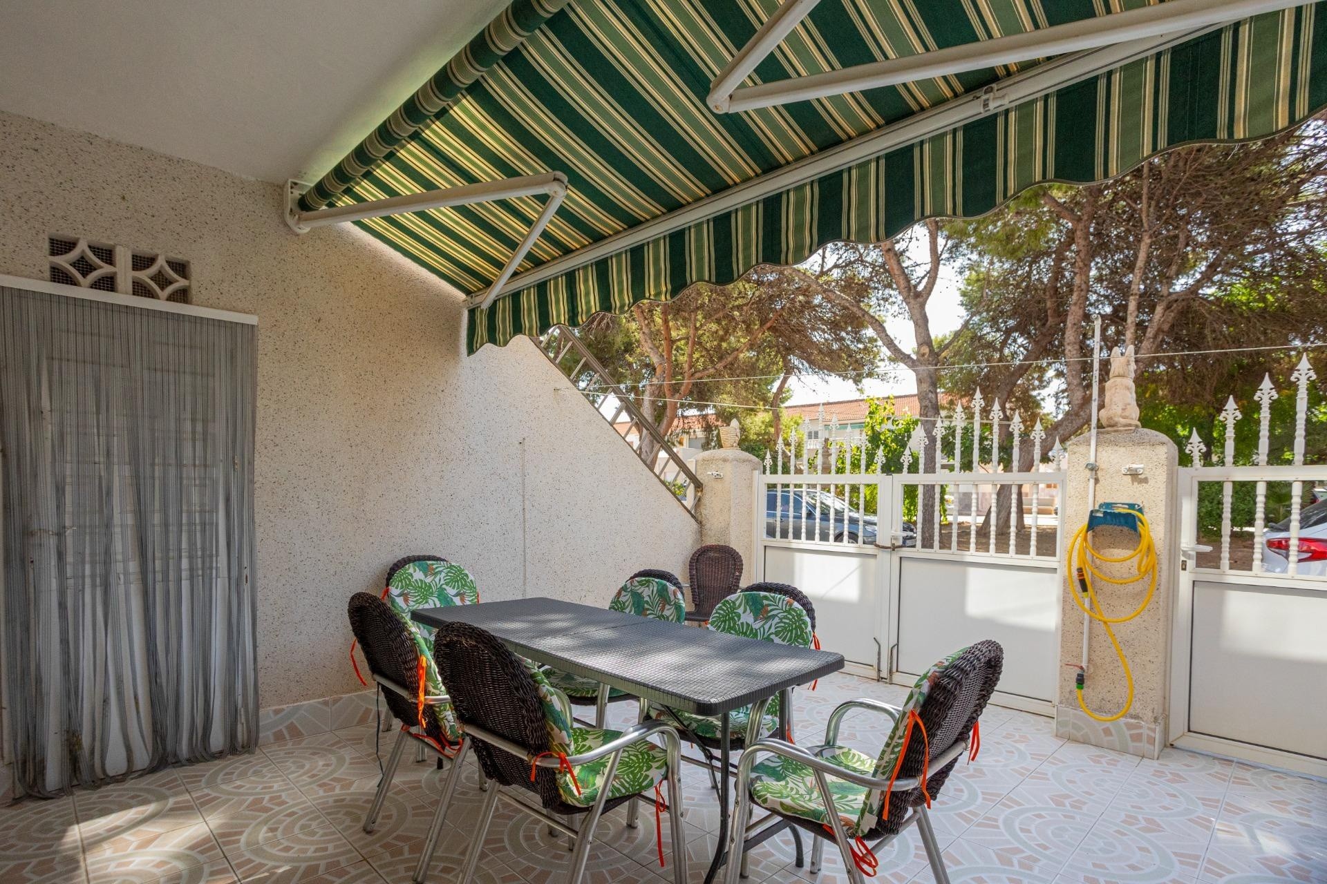 Venta - Apartamento / Piso -
Torrevieja - Playa de los Naufragos