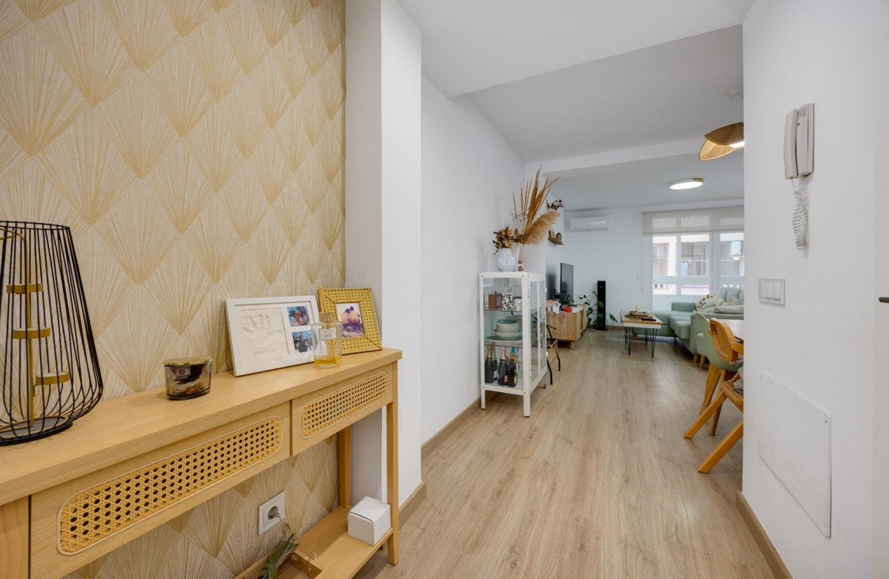 Venta - Apartamento / Piso -
Torrevieja - Playa de los Naufragos