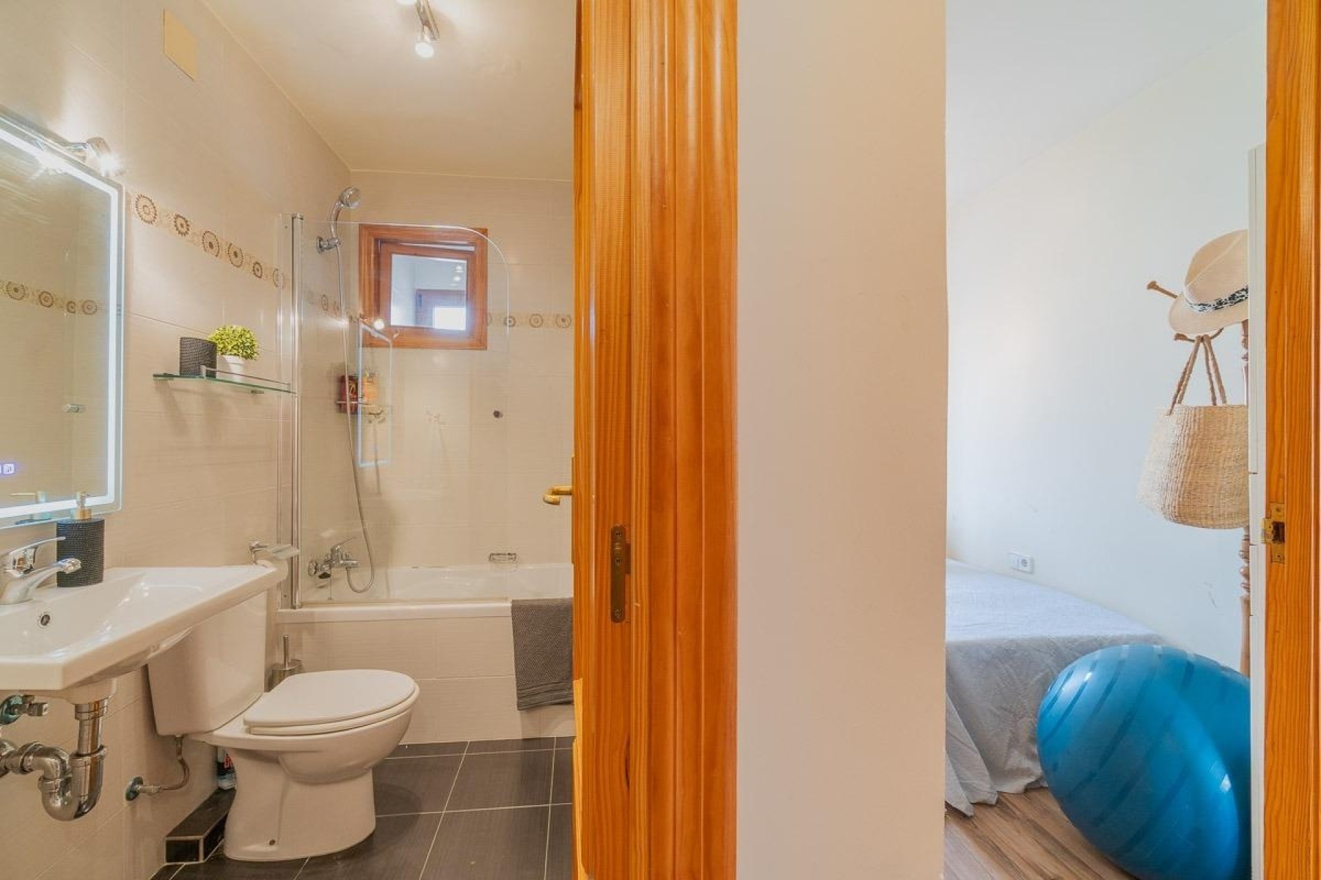 Venta - Apartamento / Piso -
Torrevieja - Playa de los Naufragos