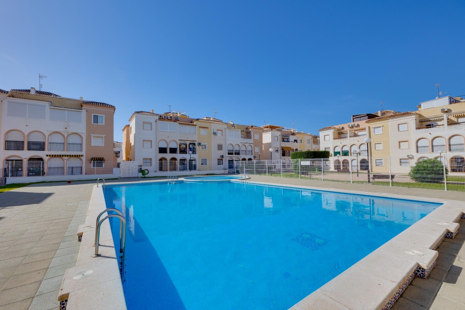 Venta - Apartamento / Piso -
Torrevieja - Playa de los Naufragos
