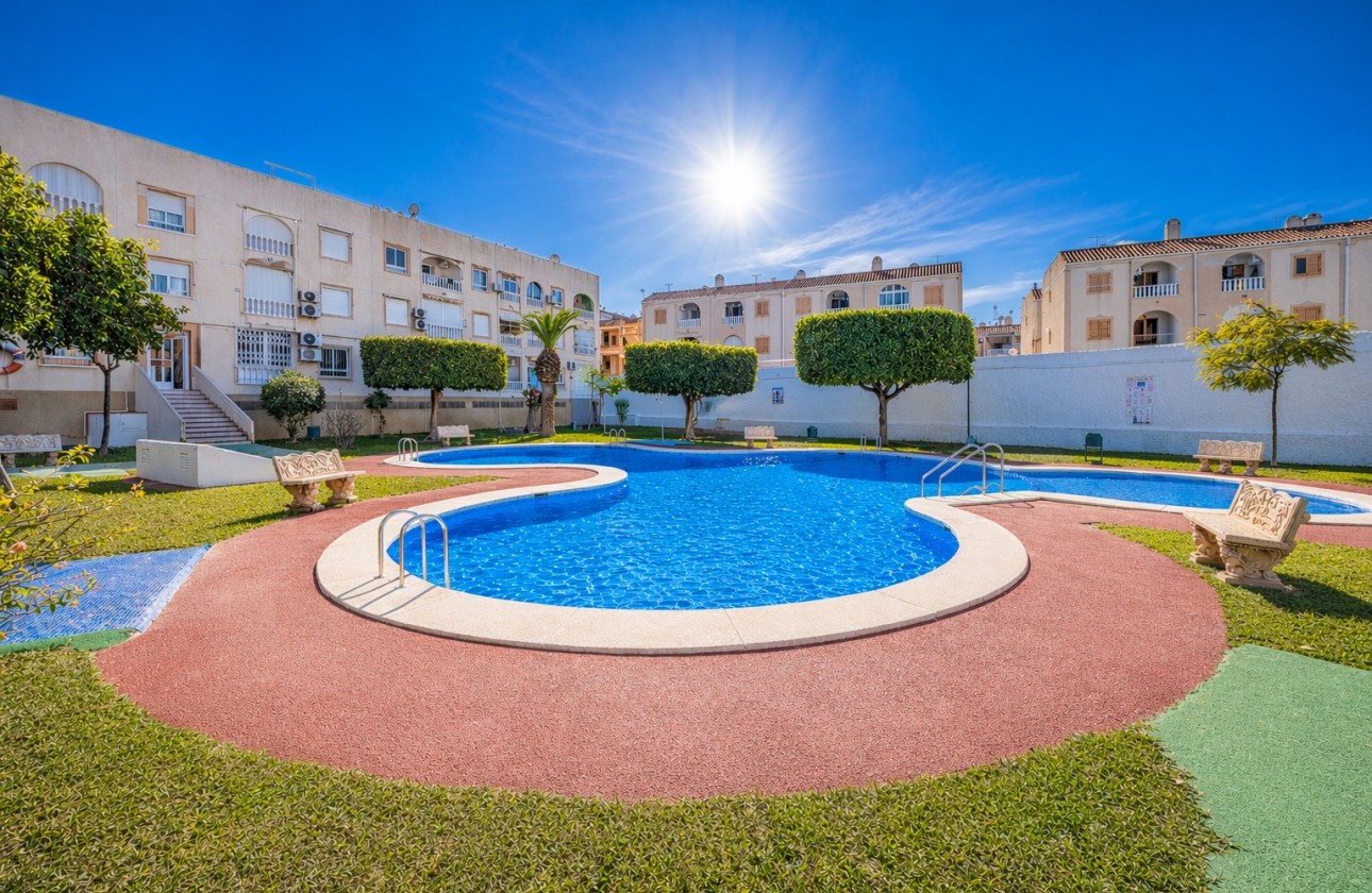 Venta - Apartamento / Piso -
Torrevieja - Playa del Acequión