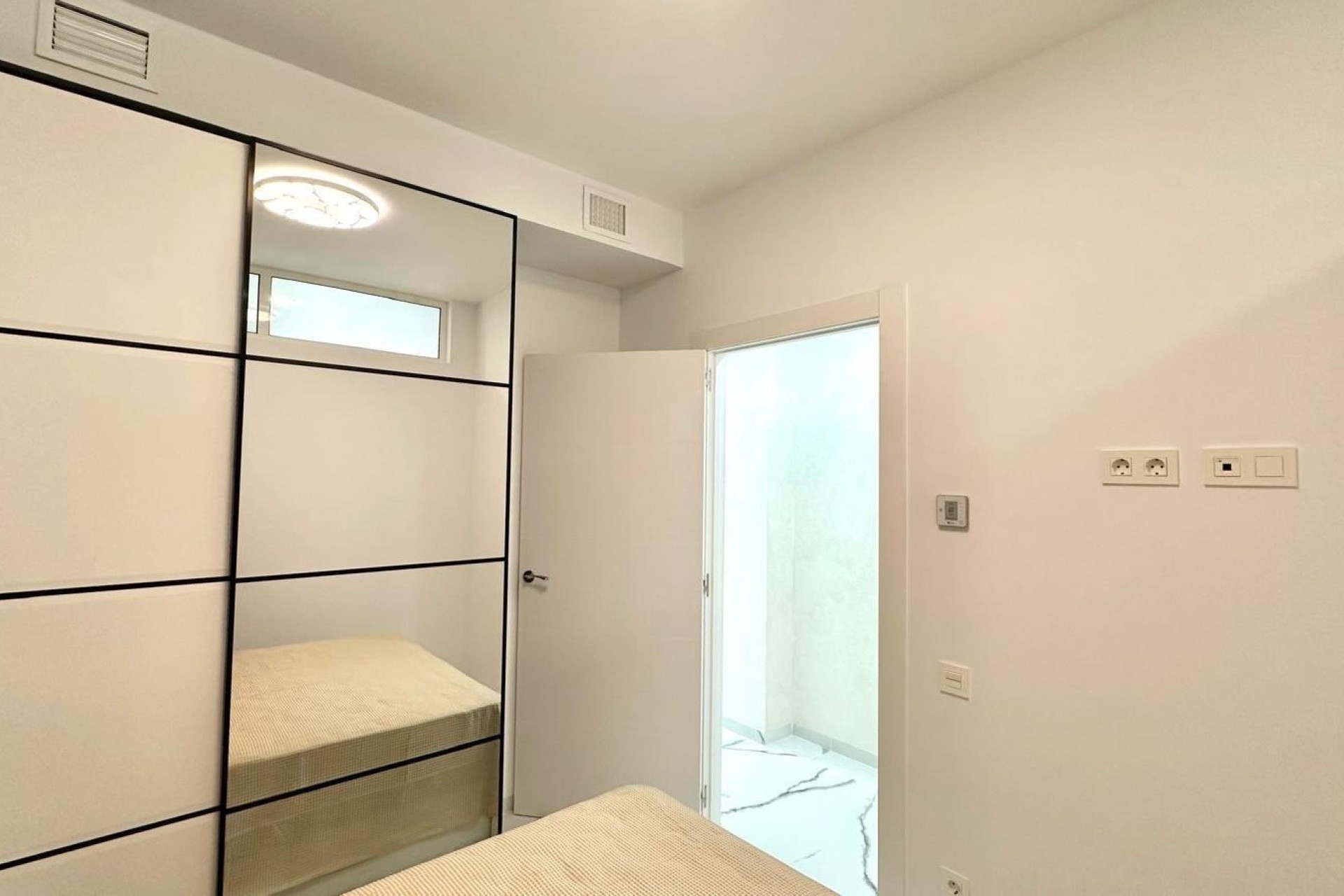 Venta - Apartamento / Piso -
Torrevieja - Playa del Cura