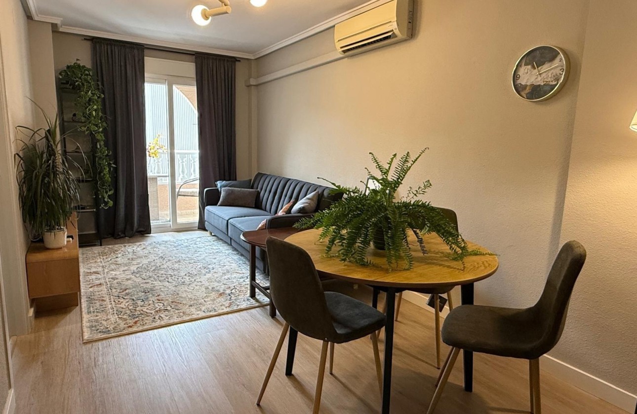 Venta - Apartamento / Piso -
Torrevieja - Playa del Cura
